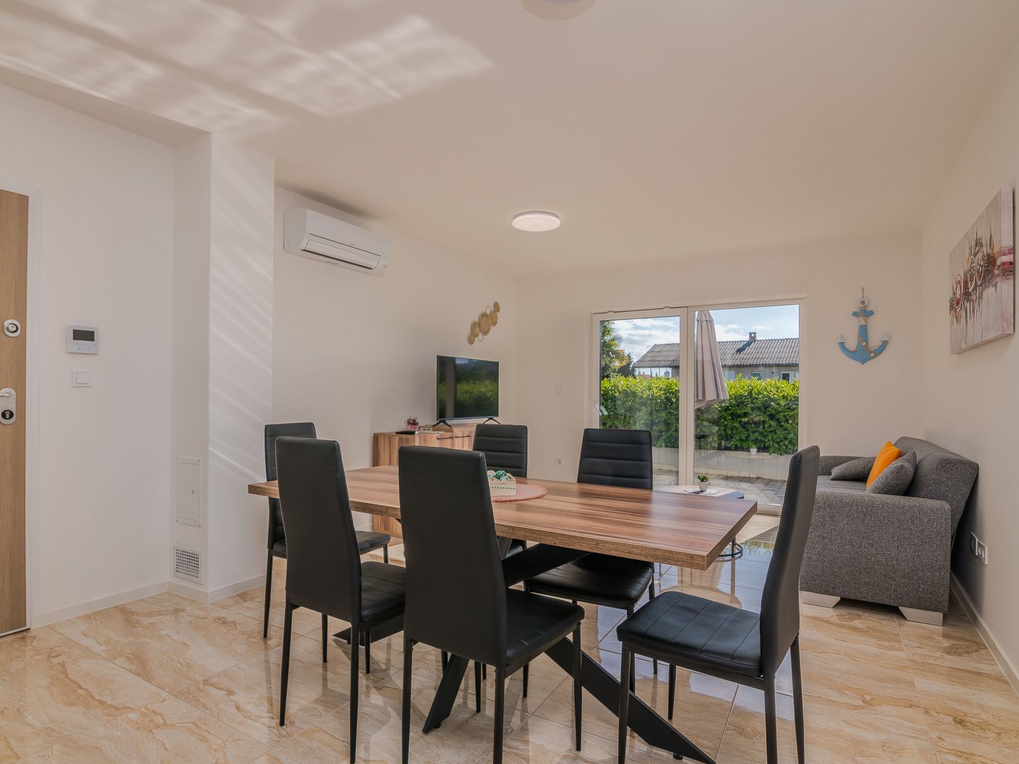 Martina 1-Image-tags.info