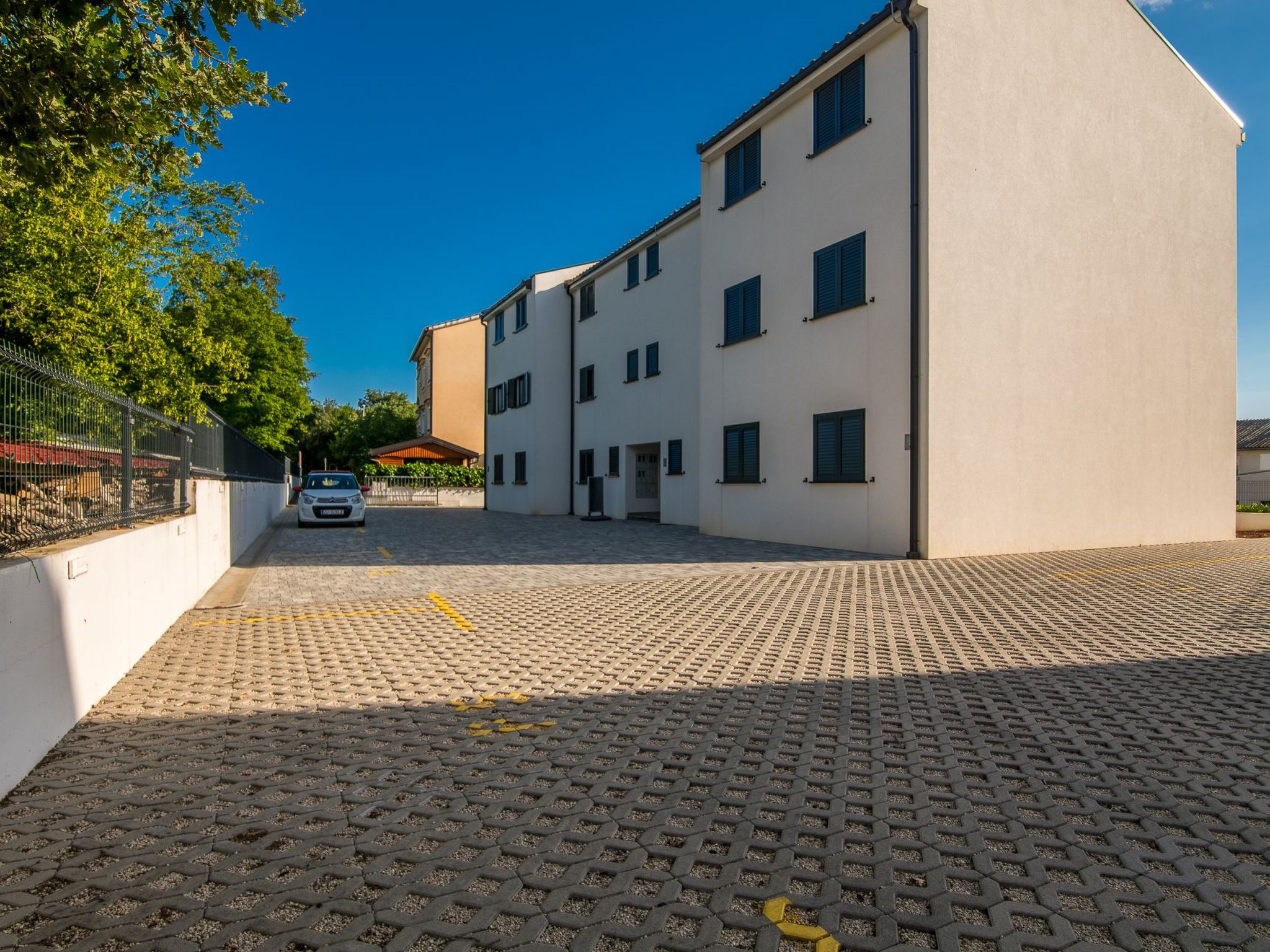 Martina 1-Image-tags.info