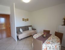 Vrijstaand vakantiehuis Jospia4 met balkon nabij zee in Milohnići, Krk - thumbnail 4