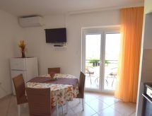 Vrijstaand vakantiehuis Jospia4 met balkon nabij zee in Milohnići, Krk - thumbnail 5