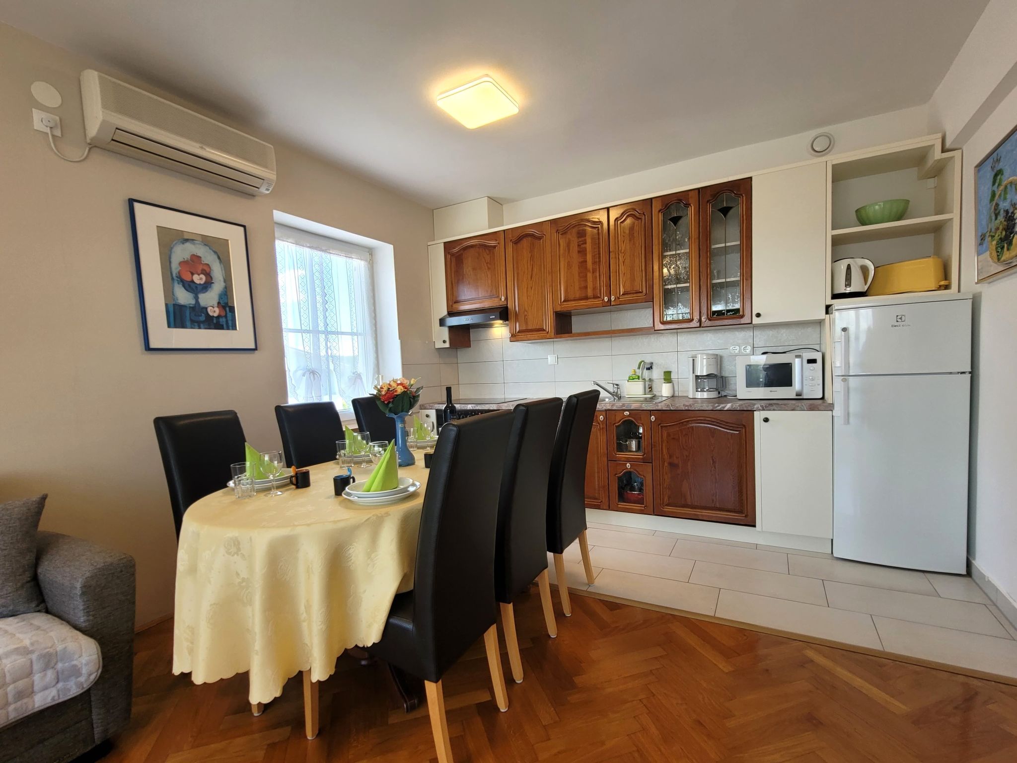 "Danica" mit Balkon-Image-tags.info