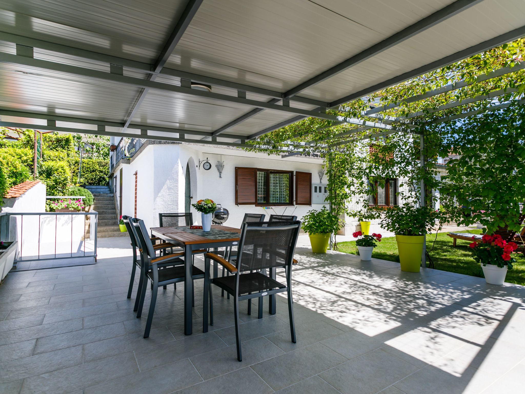 "Sanja" mit eigener Terrasse