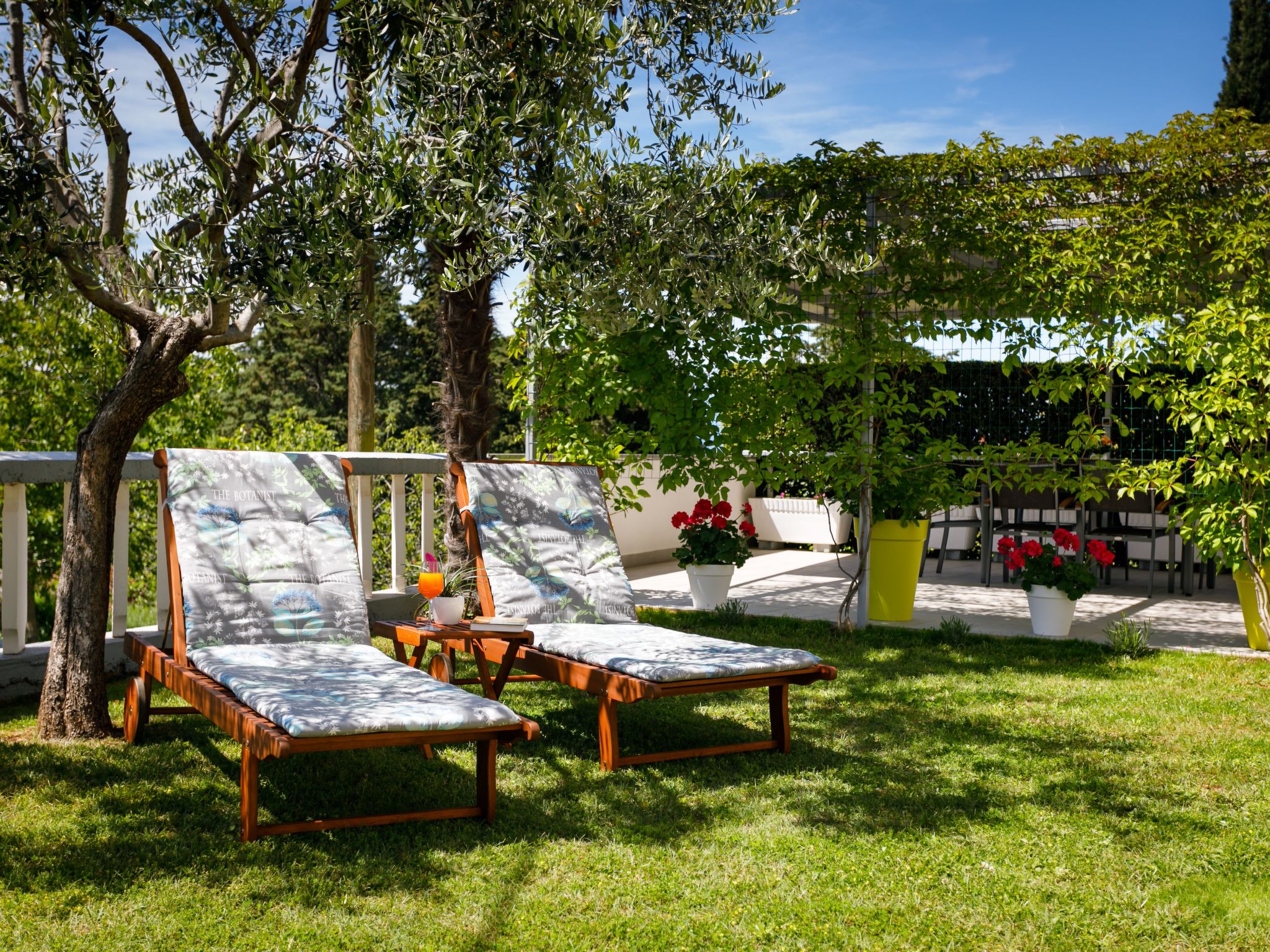 "Sanja" mit eigener Terrasse