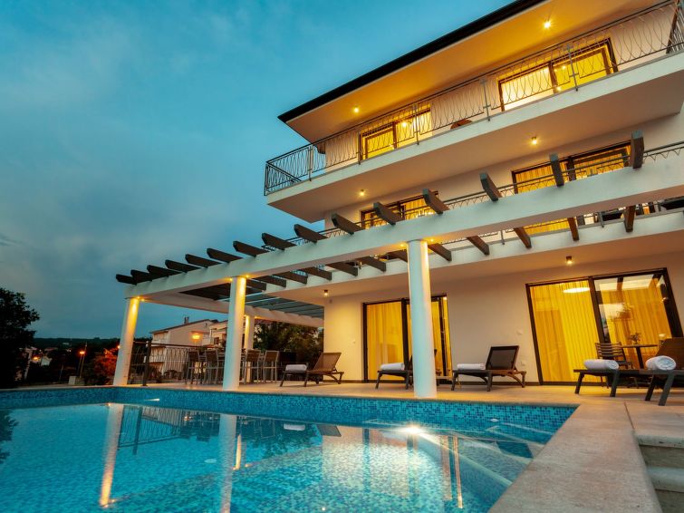 Vakantiehuis in Milohnići op 300m van zee met privézwembad in Krk/Milohnići