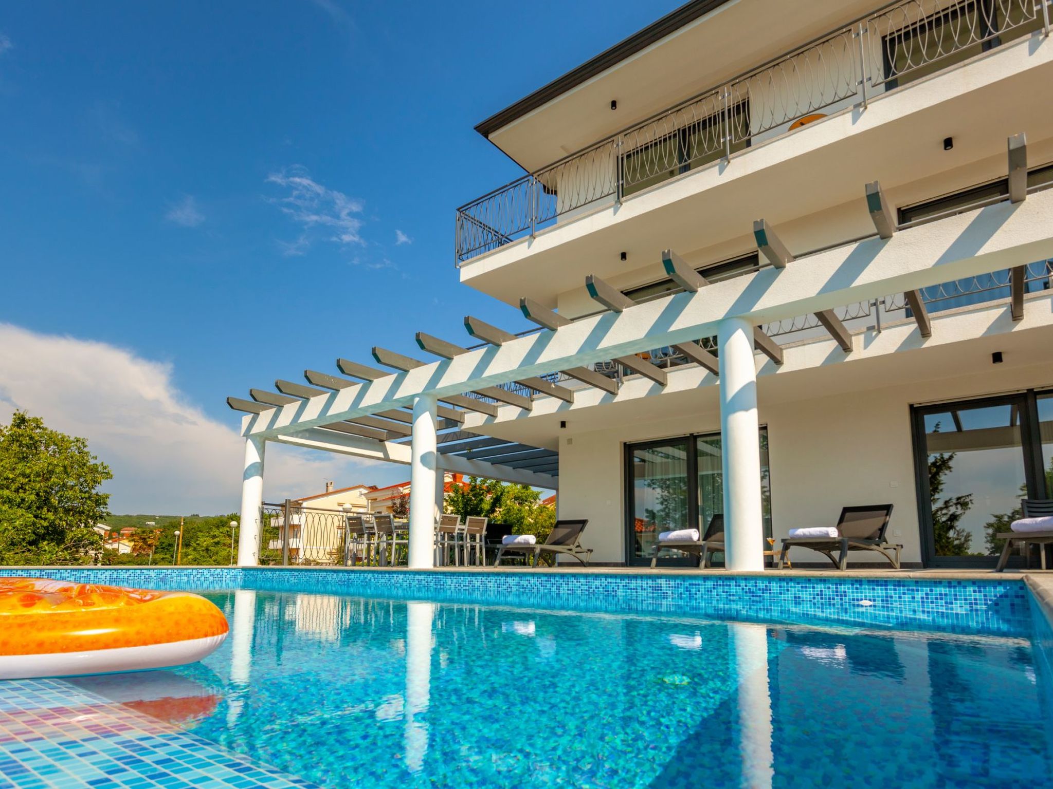 In Malinska mit großem Pool