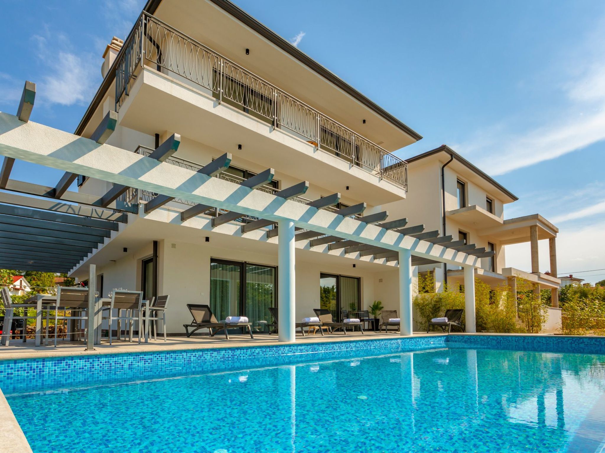 In Malinska mit großem Pool