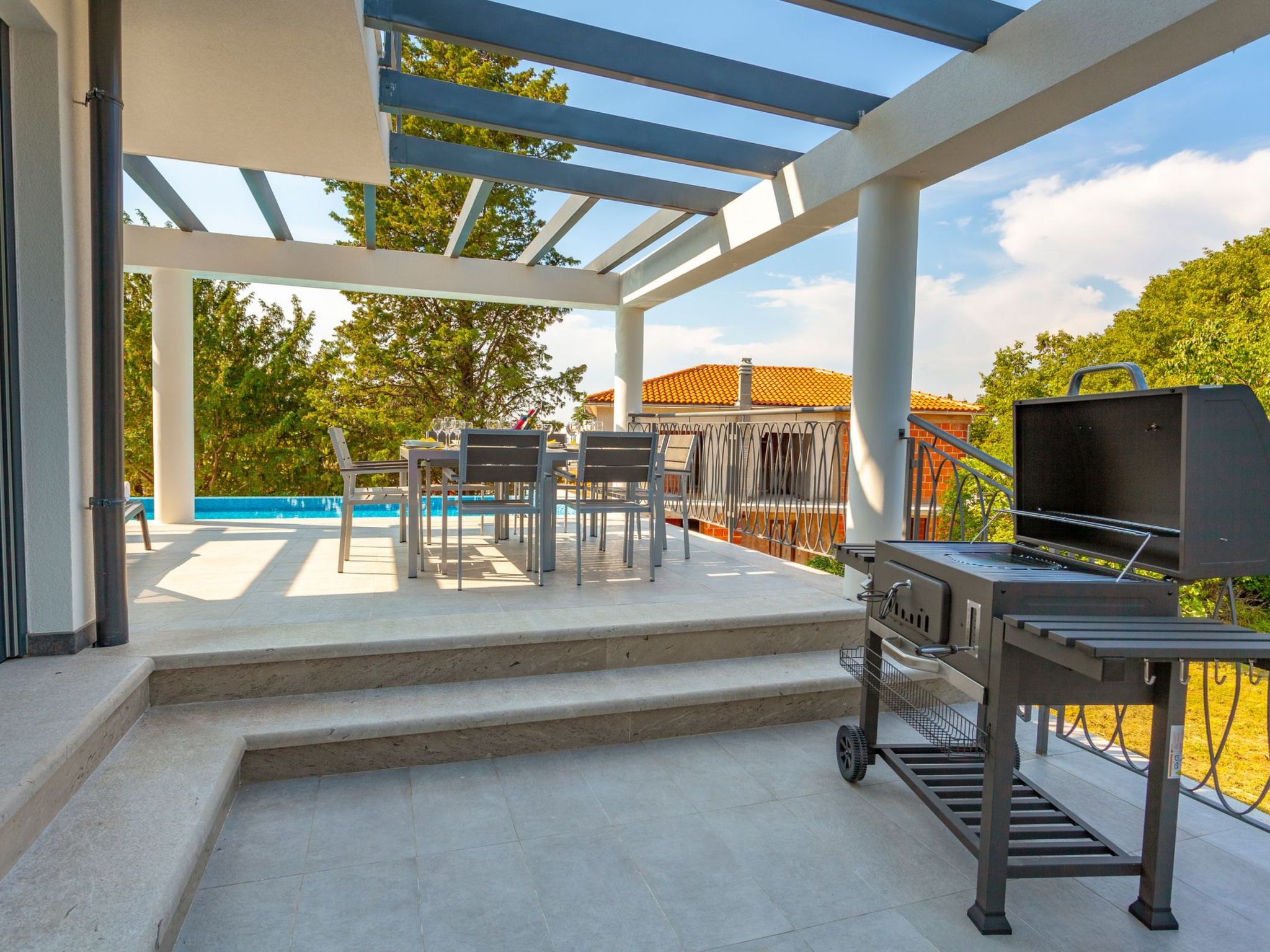 In Malinska mit großem Pool-Image-tags.info