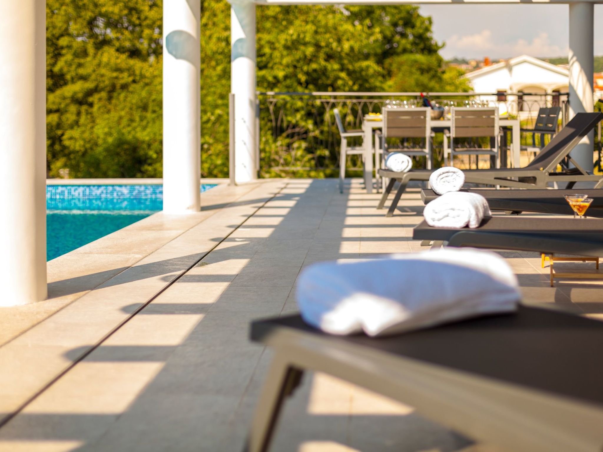 In Malinska mit großem Pool-Image-tags.info