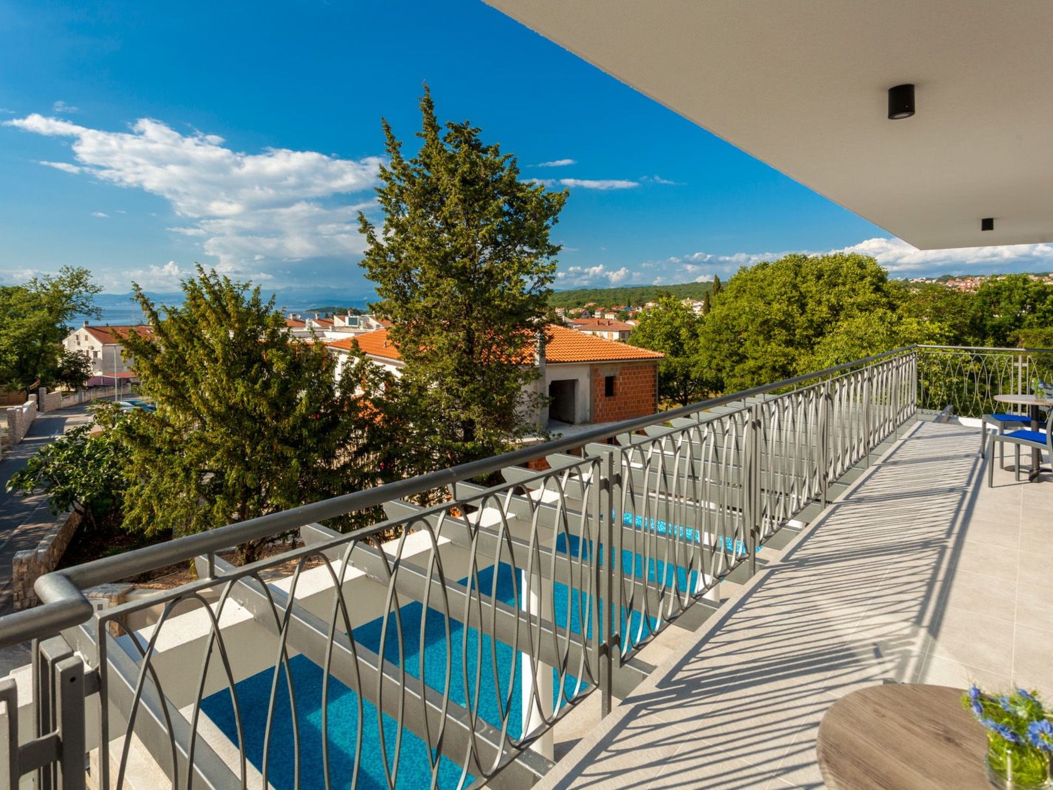 In Malinska mit großem Pool-Image-tags.info