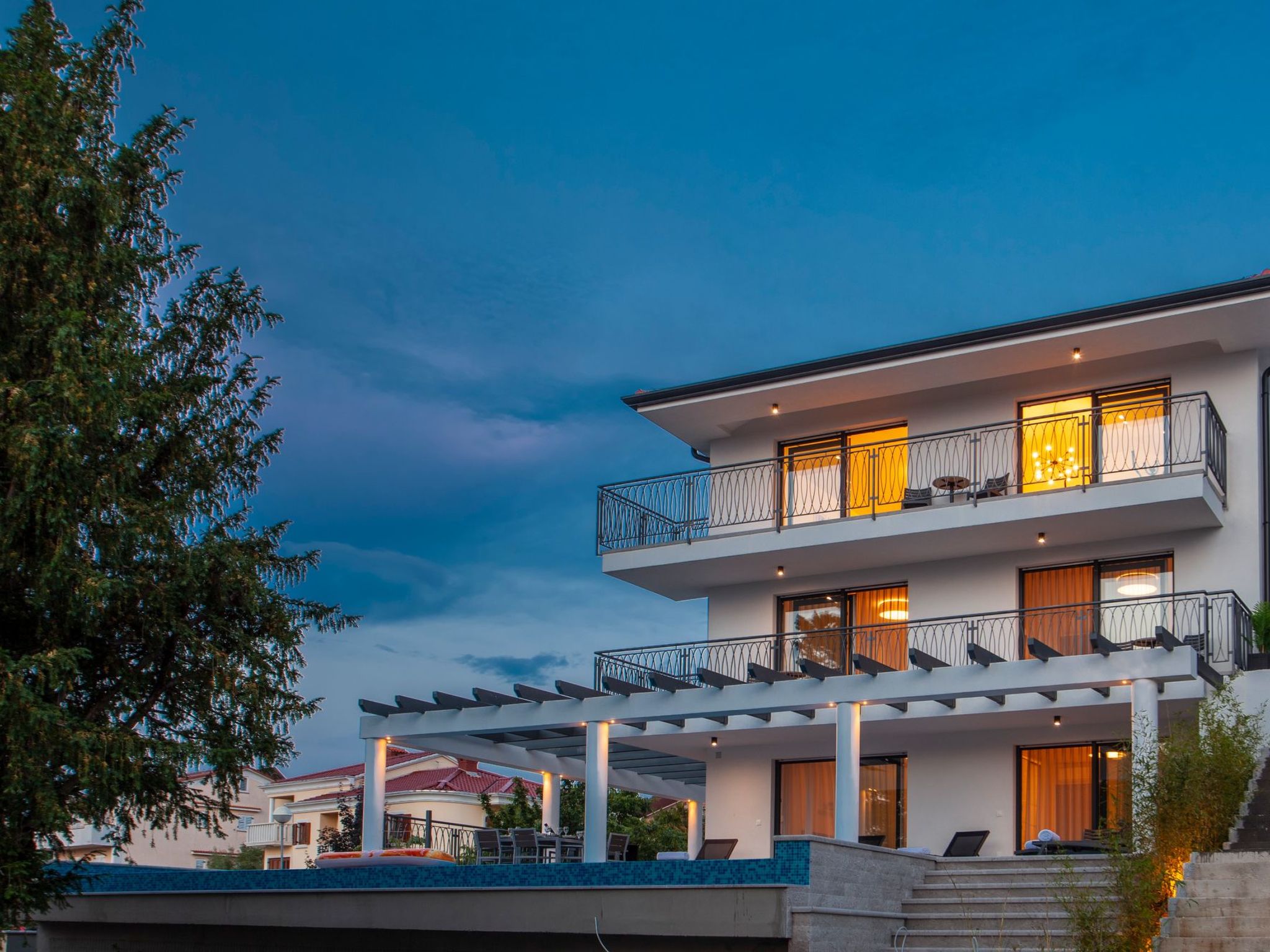 In Malinska mit großem Pool-Image-tags.info