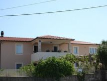 Große Wohnung in Gabonjin mit Eigener Terrasse