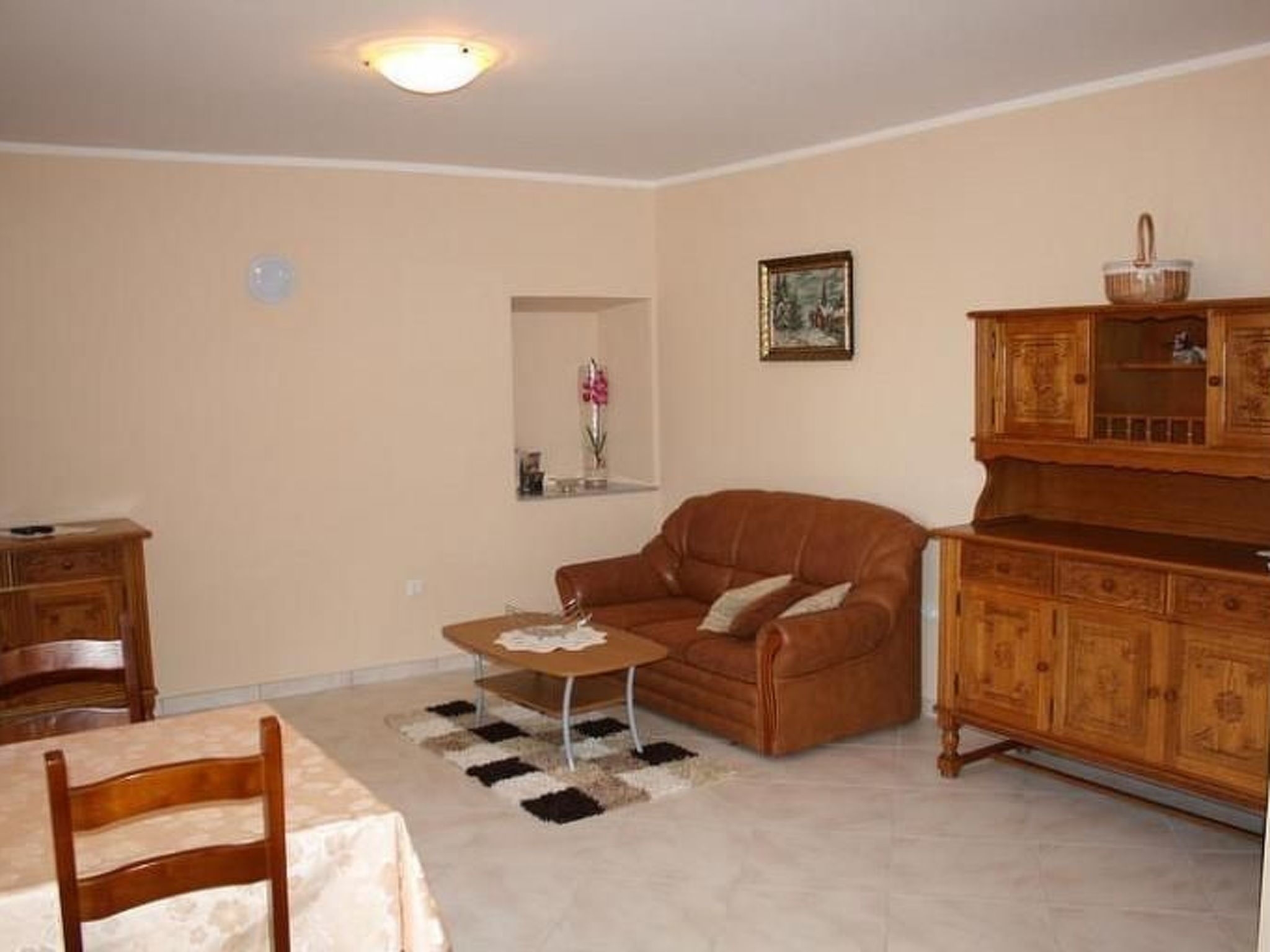 Große Wohnung in Gabonjin mit Eigener Terrasse