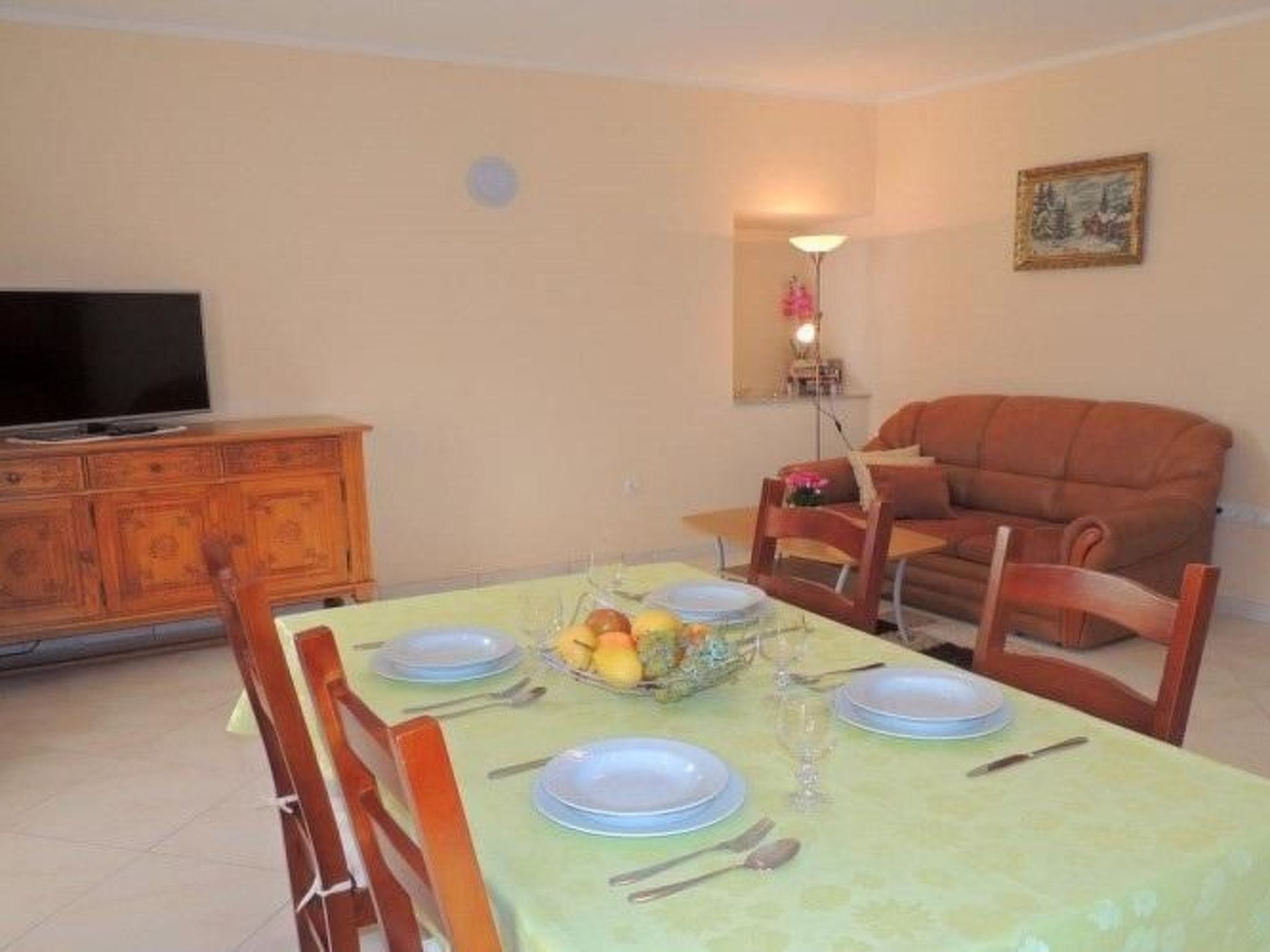 Große Wohnung in Gabonjin mit Eigener Terrasse-Image-tags.info