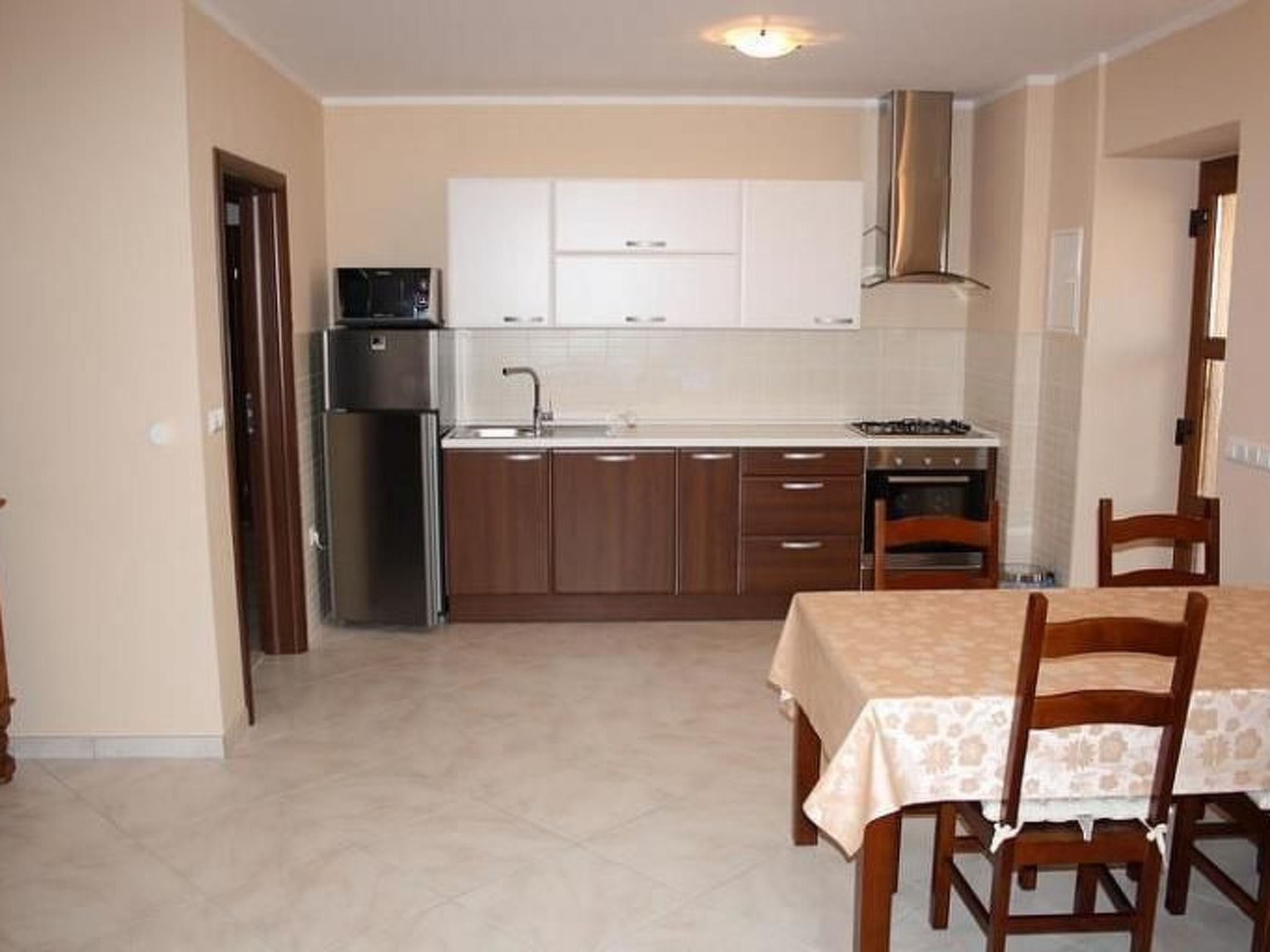 Große Wohnung in Gabonjin mit Eigener Terrasse-Image-tags.info