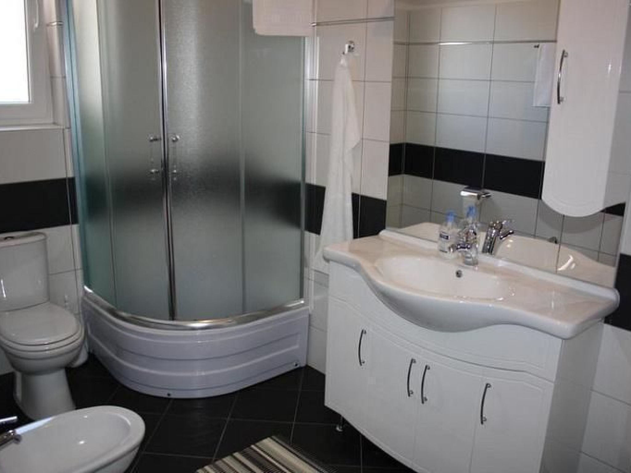 Große Wohnung in Gabonjin mit Eigener Terrasse-Image-tags.info