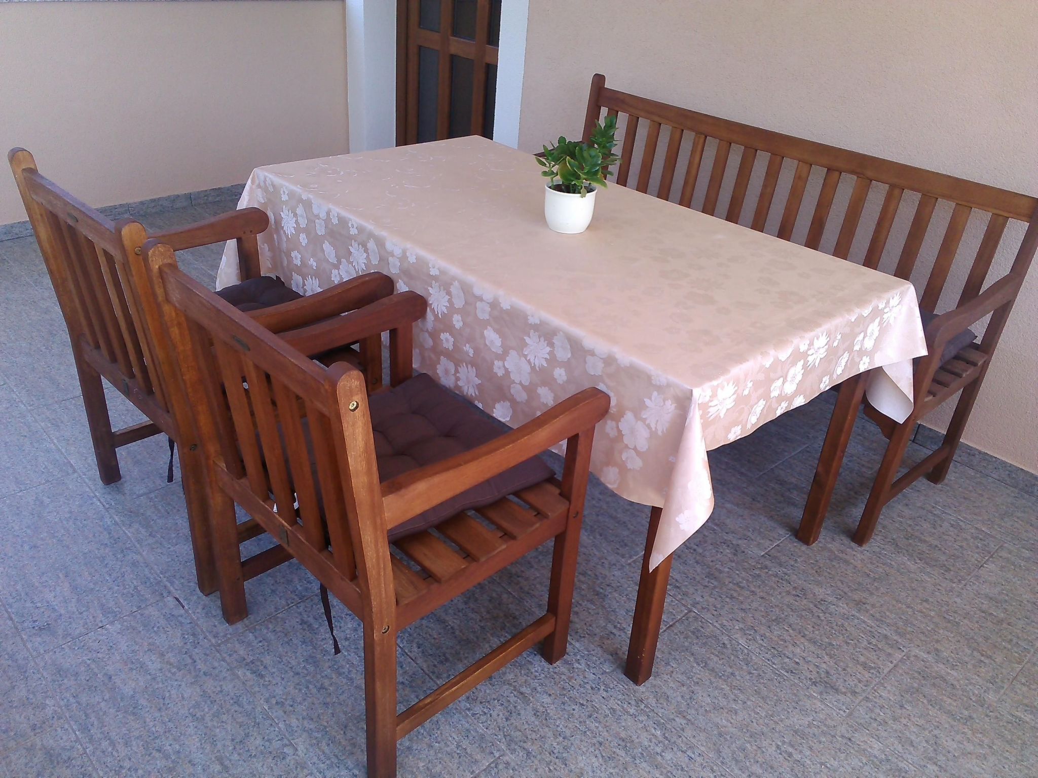 Große Wohnung in Gabonjin mit Eigener Terrasse-Image-tags.info