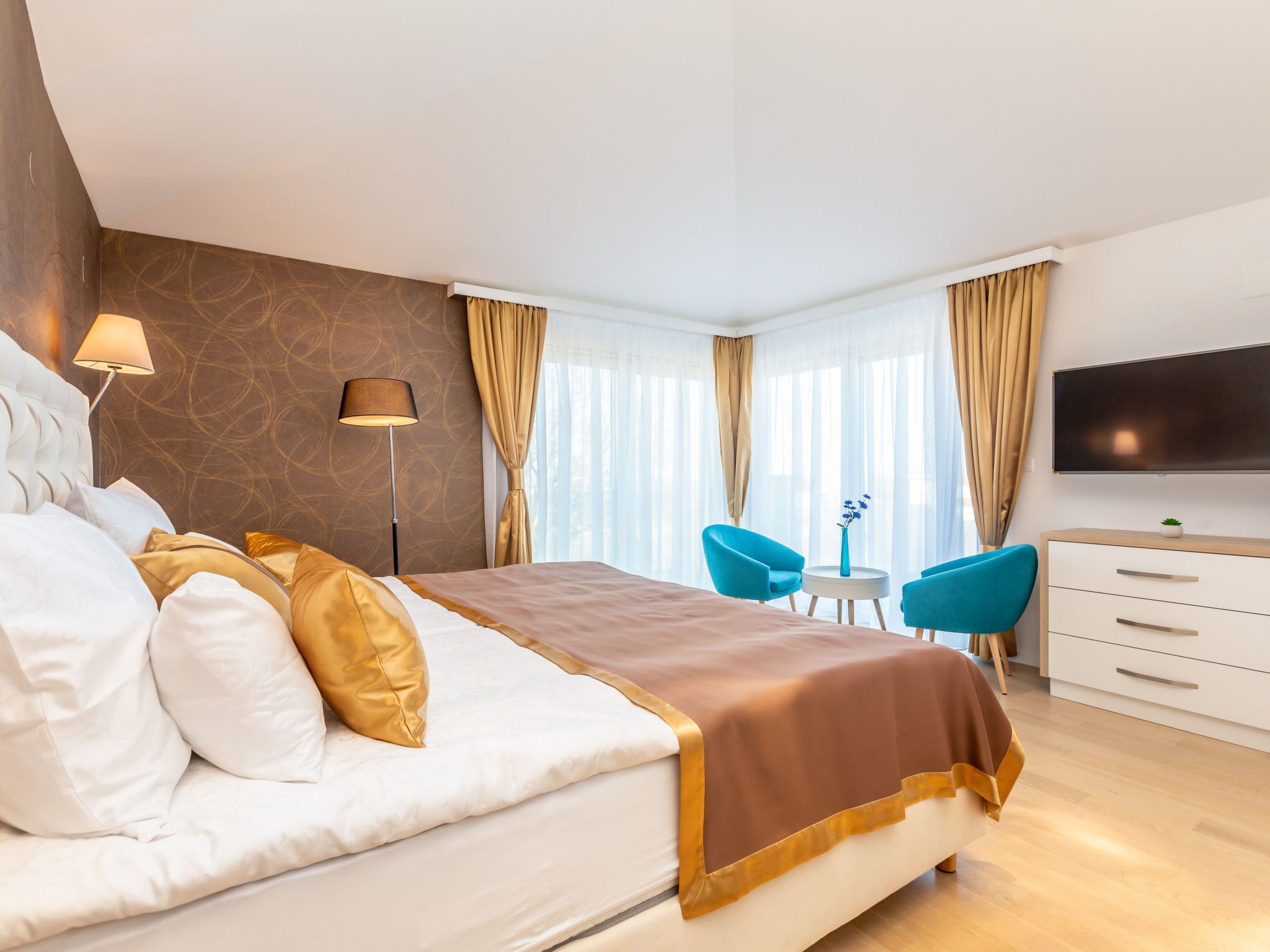 Schöne Villa in einer ruhigen Umgebung mit Pool-Image-tags.info