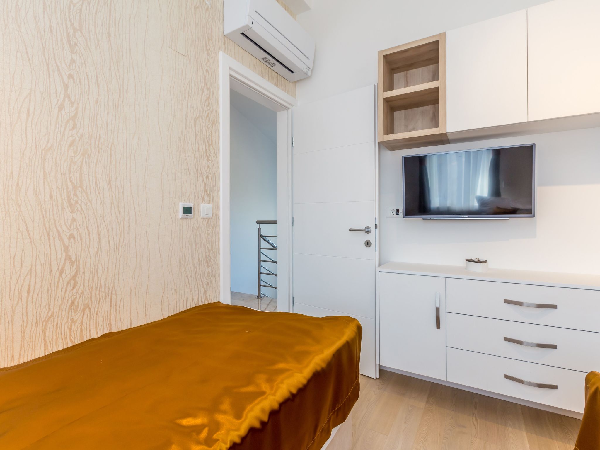 Schöne Villa in einer ruhigen Umgebung mit Pool-Image-tags.info