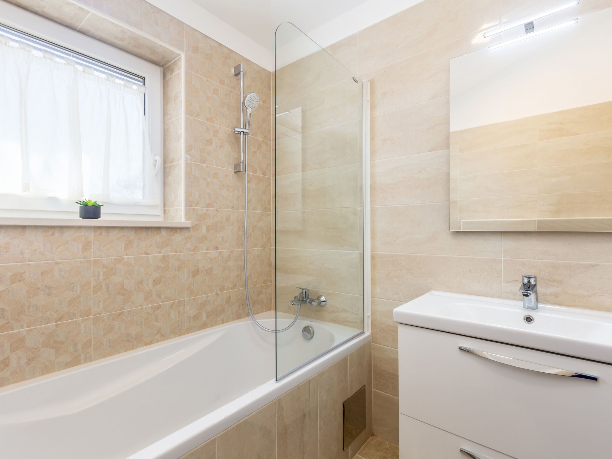 Schöne Villa in einer ruhigen Umgebung mit Pool-Image-tags.info