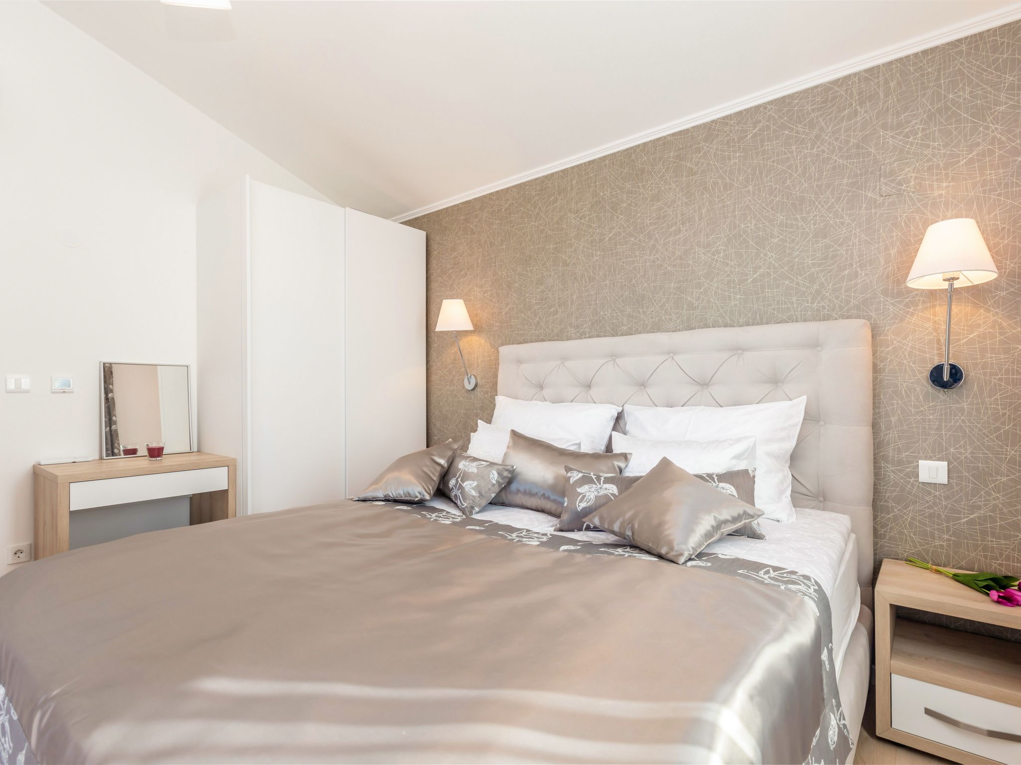 Schöne Villa in einer ruhigen Umgebung mit Pool-Image-tags.info