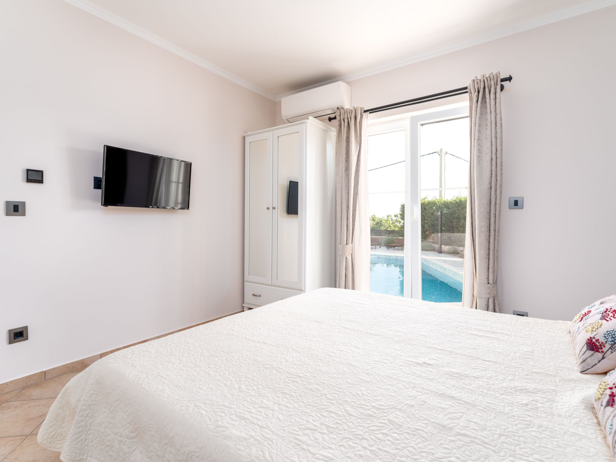 Romantische Villa "Kala" mit Schwimmbad-Image-tags.info