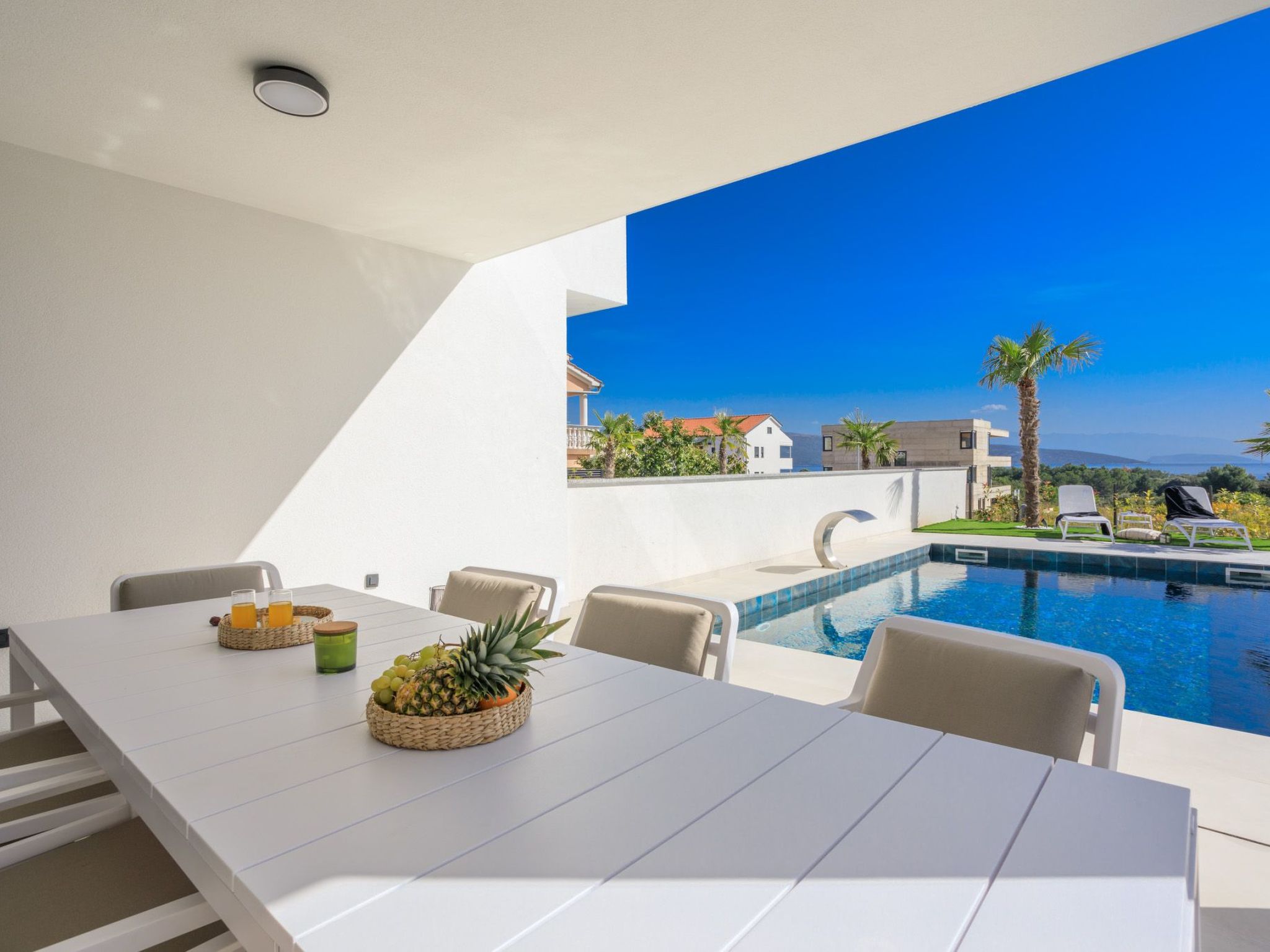 Luxusvilla mit beheiztem Pool in Strandnähe-Image-tags.info