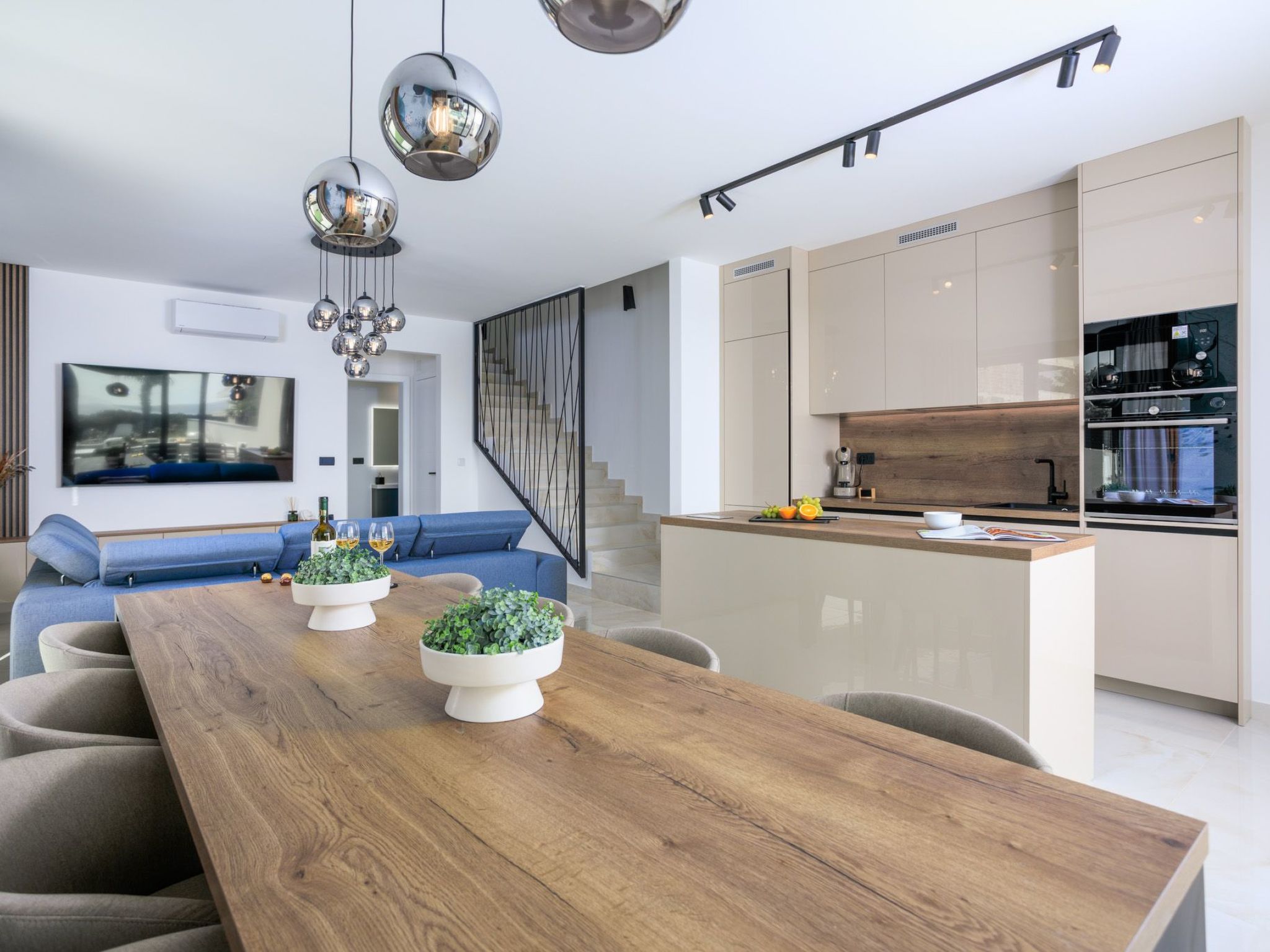 Luxusvilla mit beheiztem Pool in Strandnähe-Image-tags.info