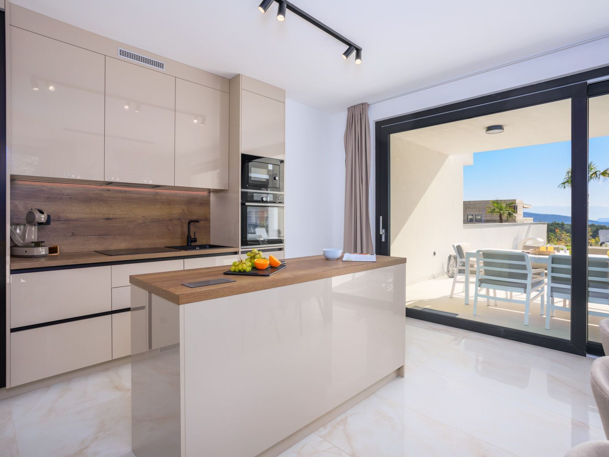 Luxusvilla mit beheiztem Pool in Strandnähe-Image-tags.info