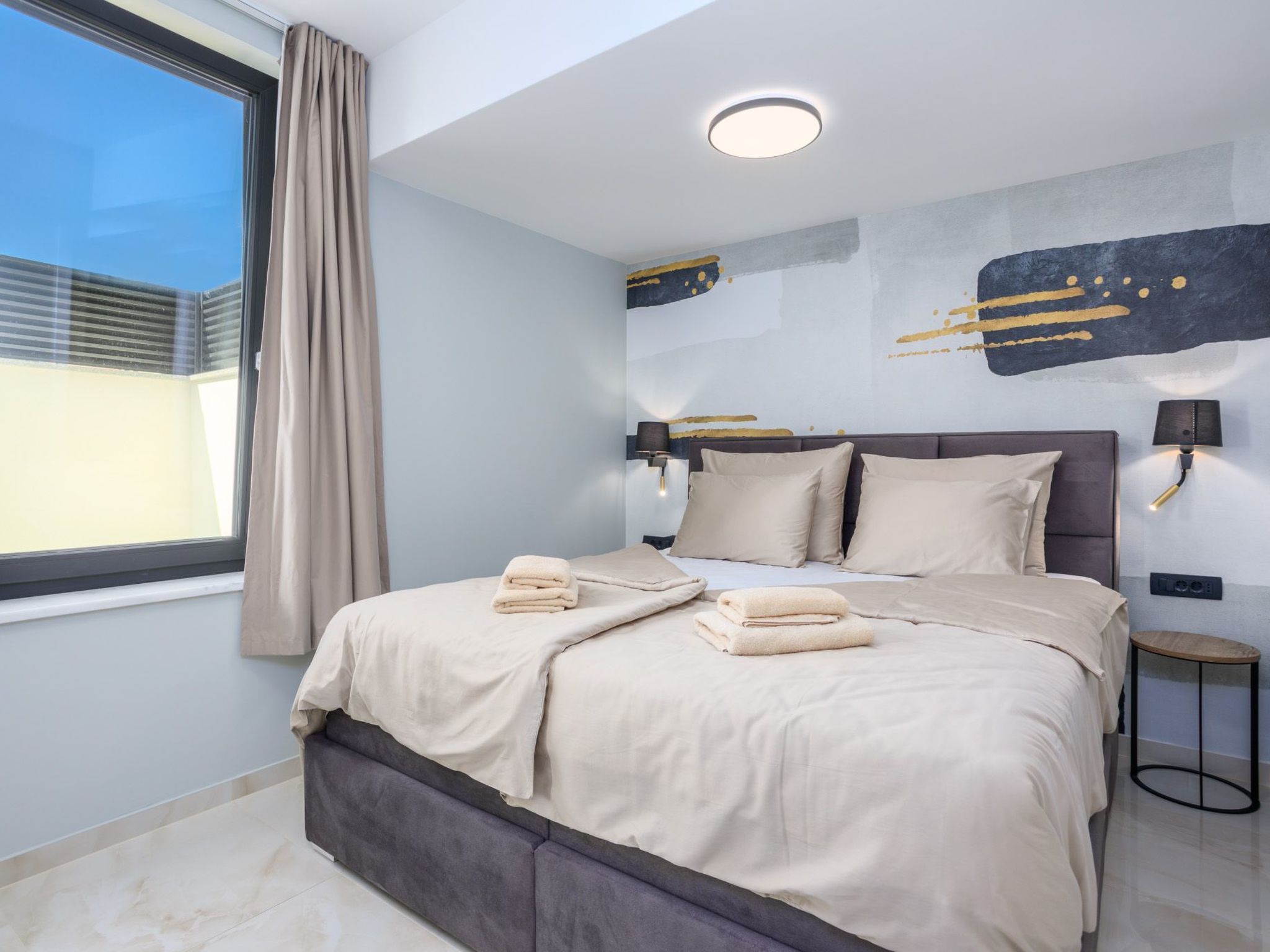 Luxusvilla mit beheiztem Pool in Strandnähe-Image-tags.info