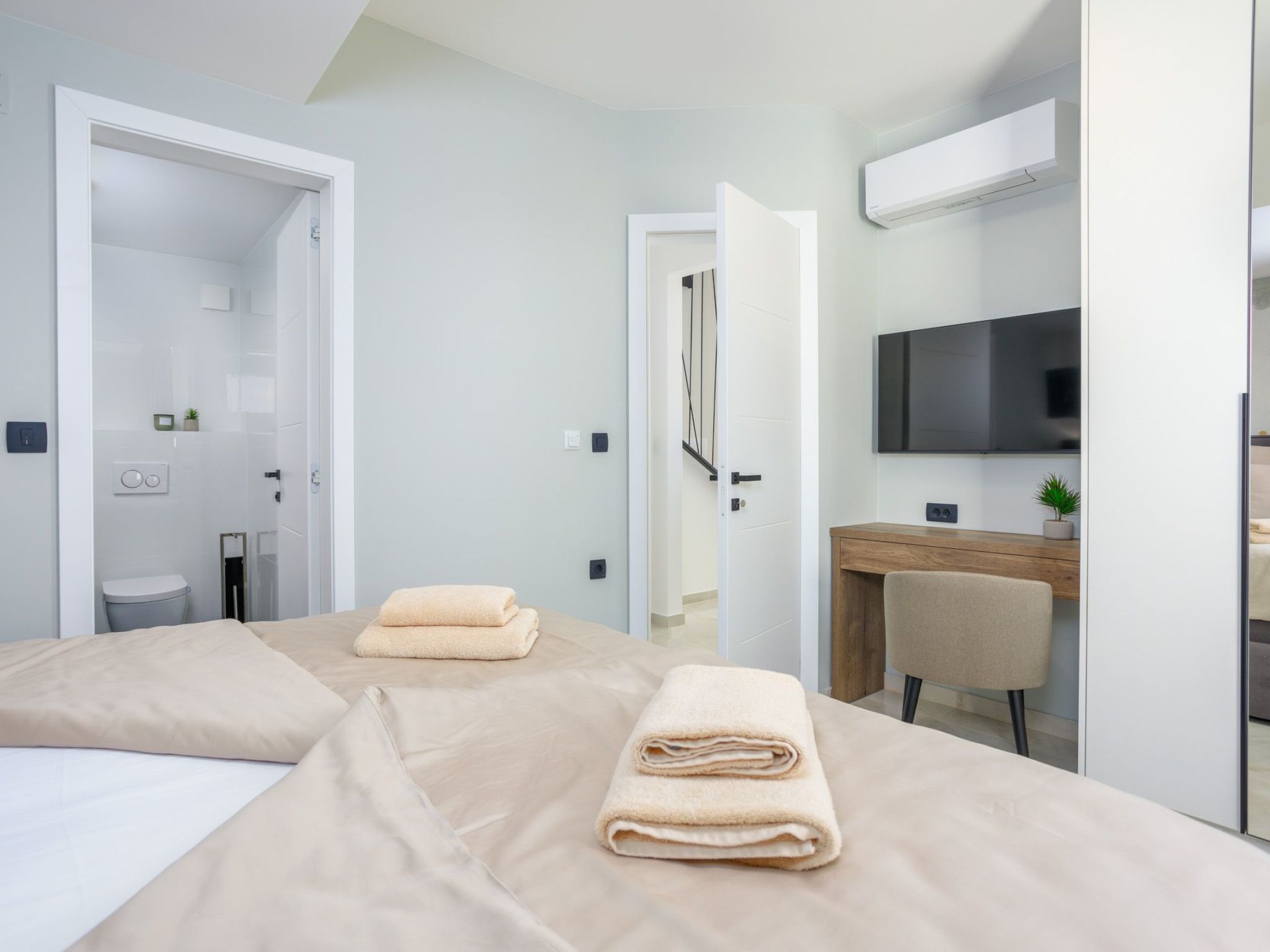 Luxusvilla mit beheiztem Pool in Strandnähe-Image-tags.info