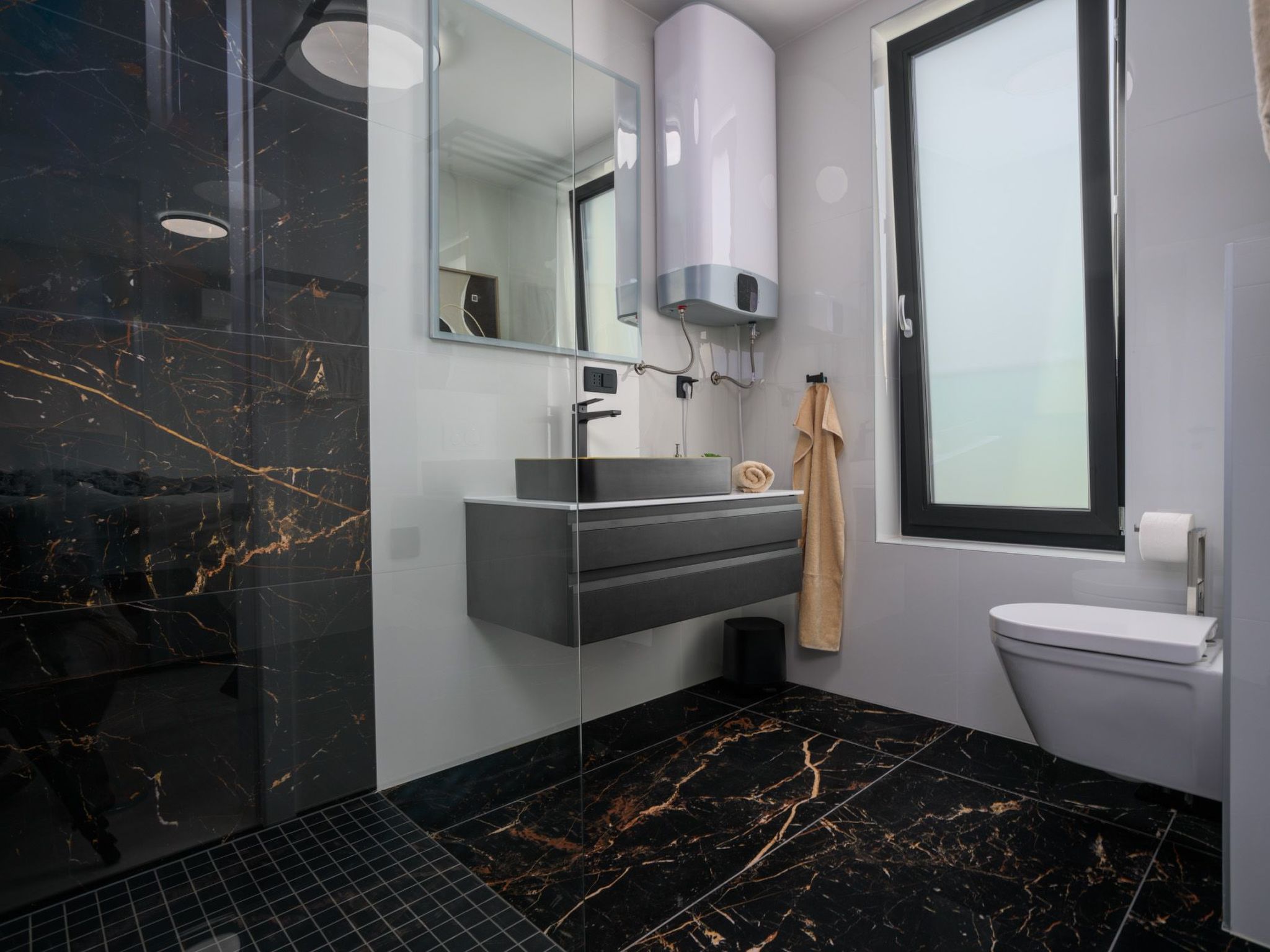 Luxusvilla mit beheiztem Pool in Strandnähe-Image-tags.info