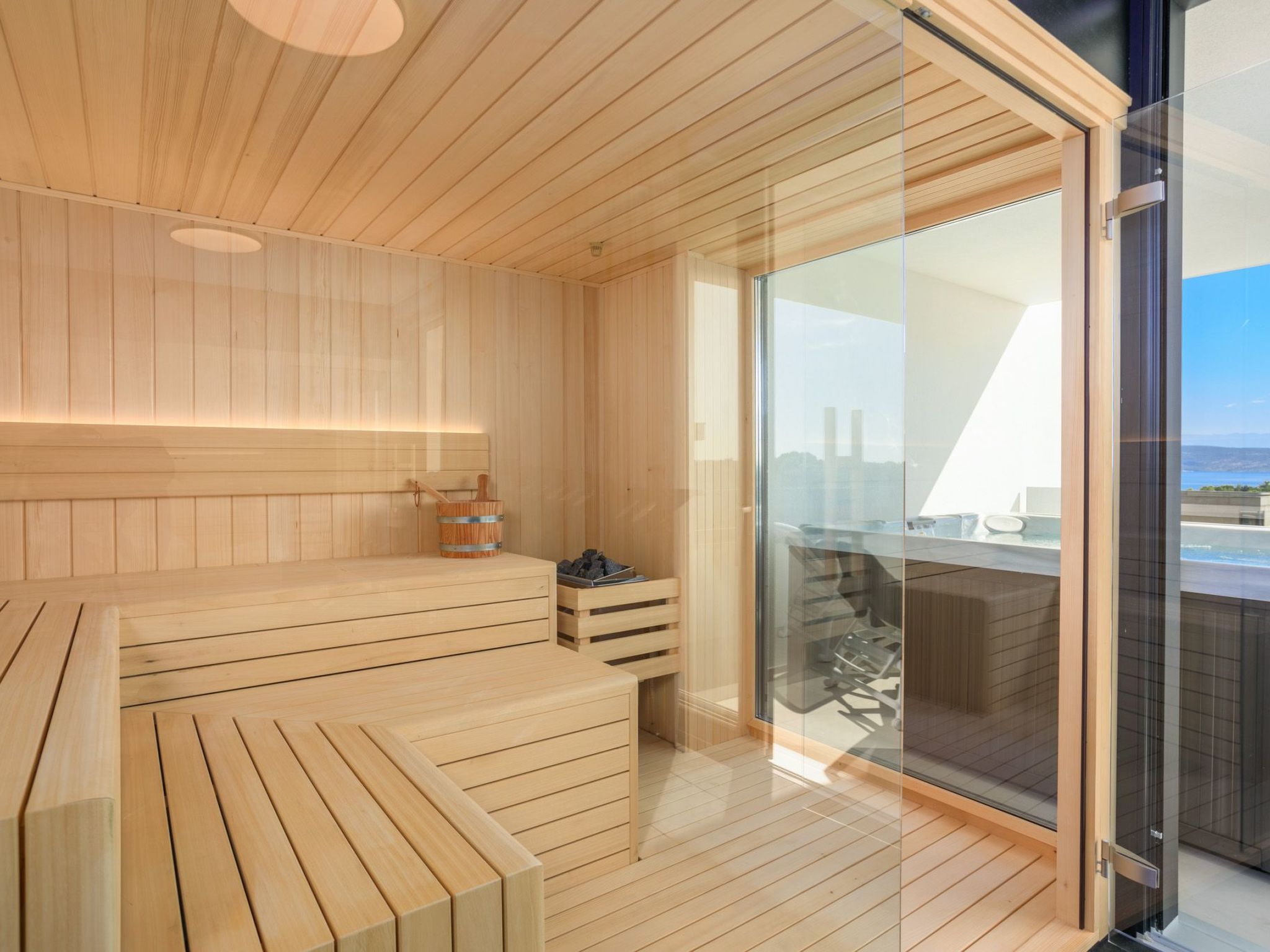 Luxusvilla mit beheiztem Pool in Strandnähe-Image-tags.info