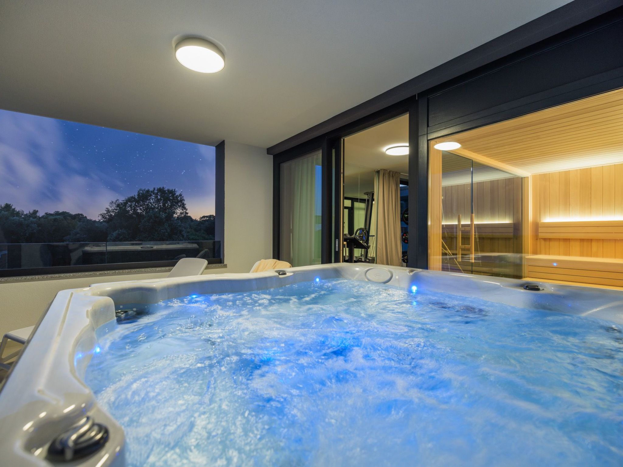 Luxusvilla mit beheiztem Pool in Strandnähe-Image-tags.info