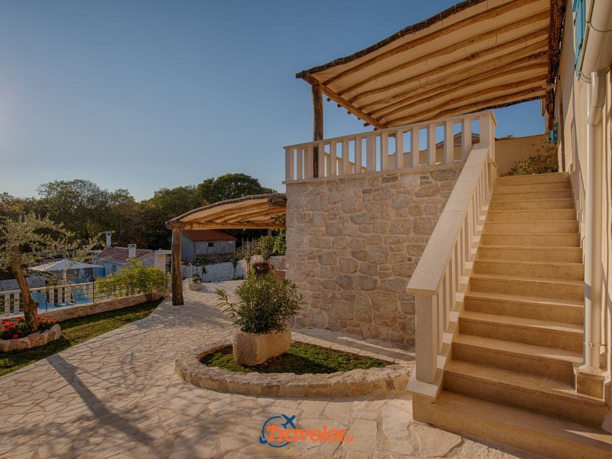 Schöne Steinvilla mit beheiztem Pool und Sauna-Image-tags.info