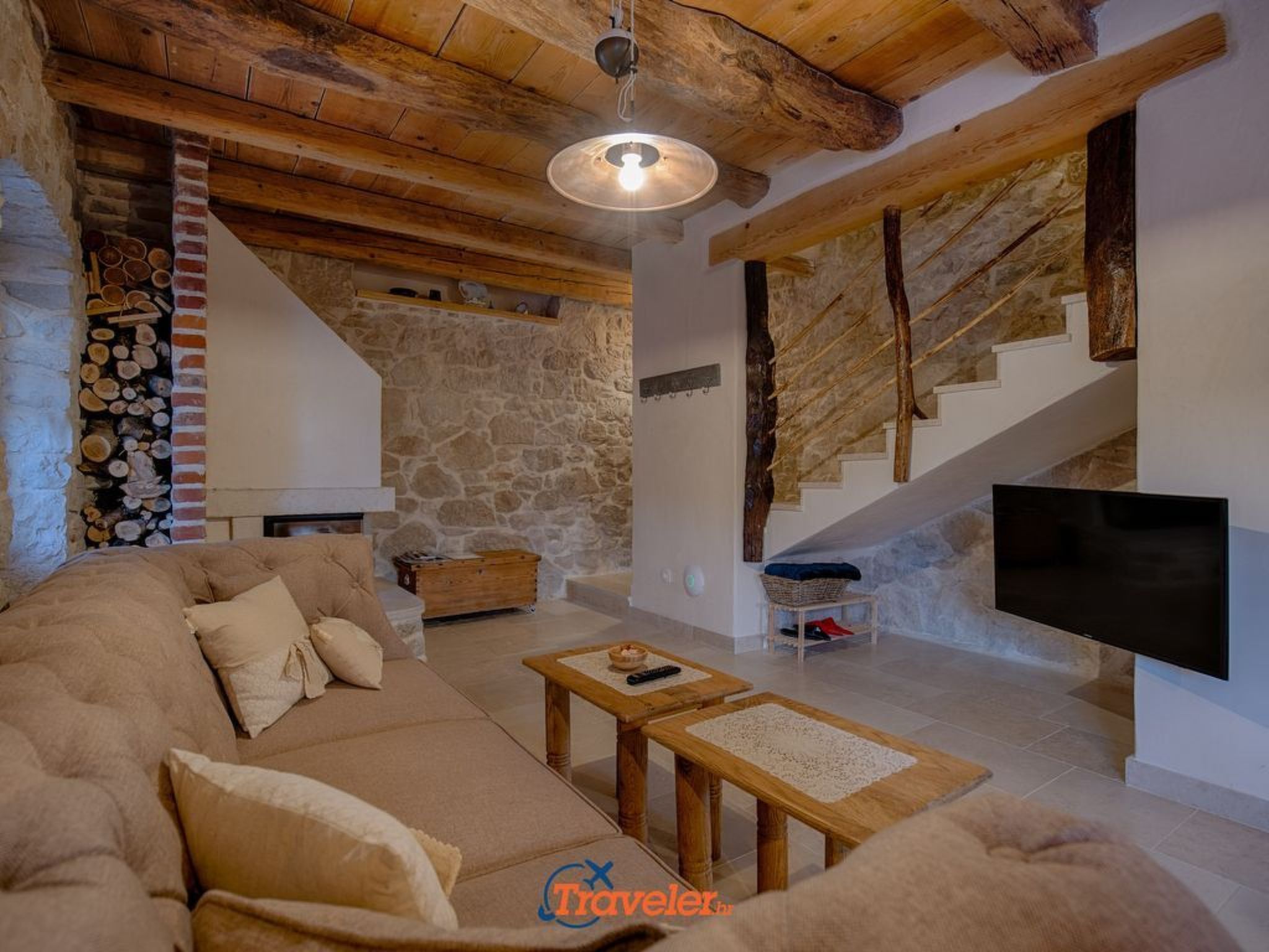 Schöne Steinvilla mit beheiztem Pool und Sauna-Image-tags.info