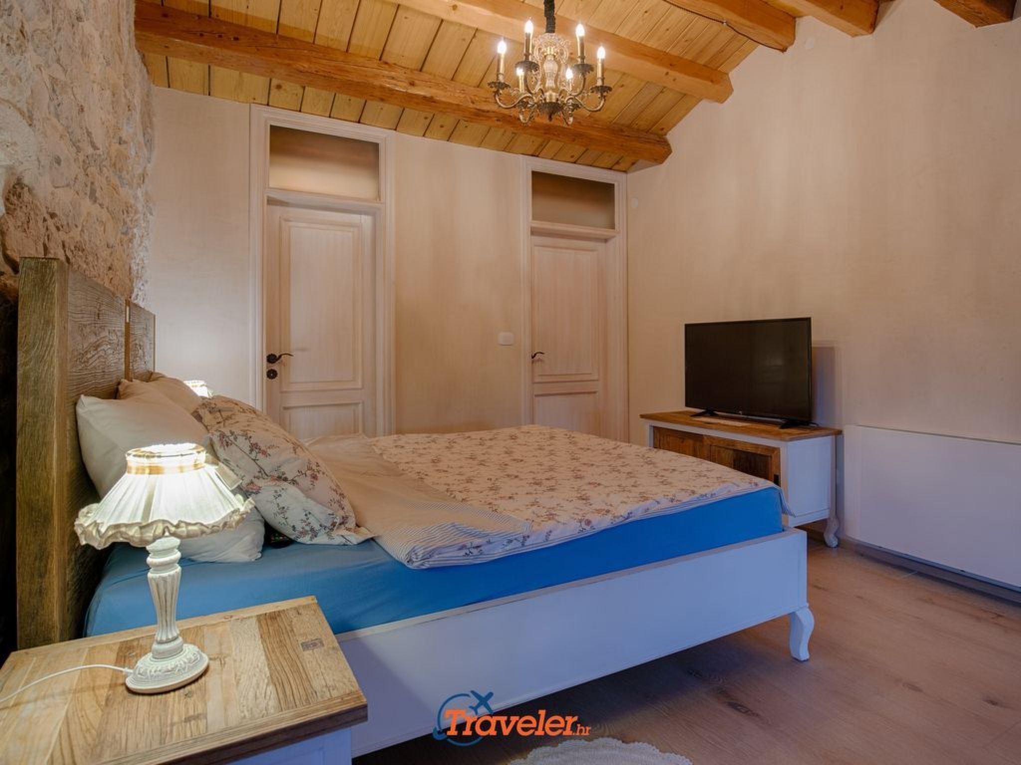 Schöne Steinvilla mit beheiztem Pool und Sauna-Image-tags.info