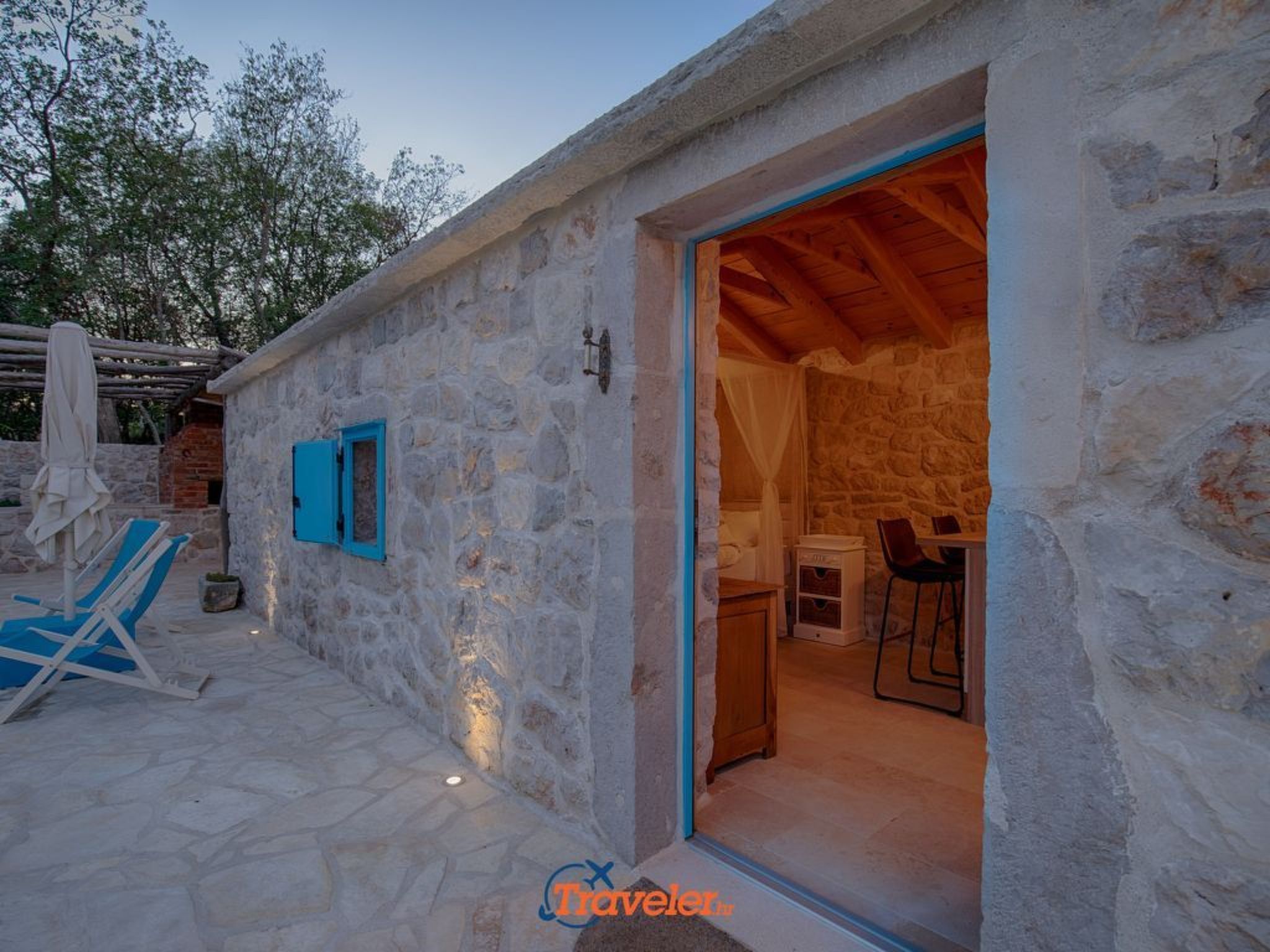 Schöne Steinvilla mit beheiztem Pool und Sauna-Image-tags.info