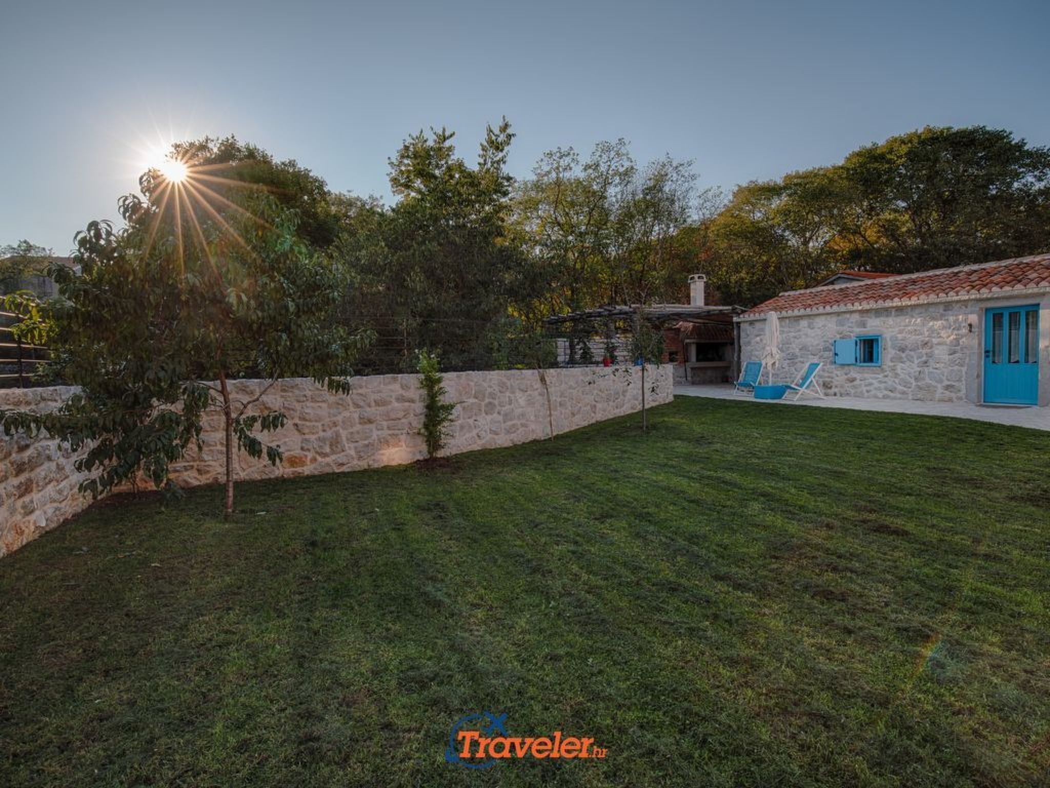 Schöne Steinvilla mit beheiztem Pool und Sauna-Image-tags.info