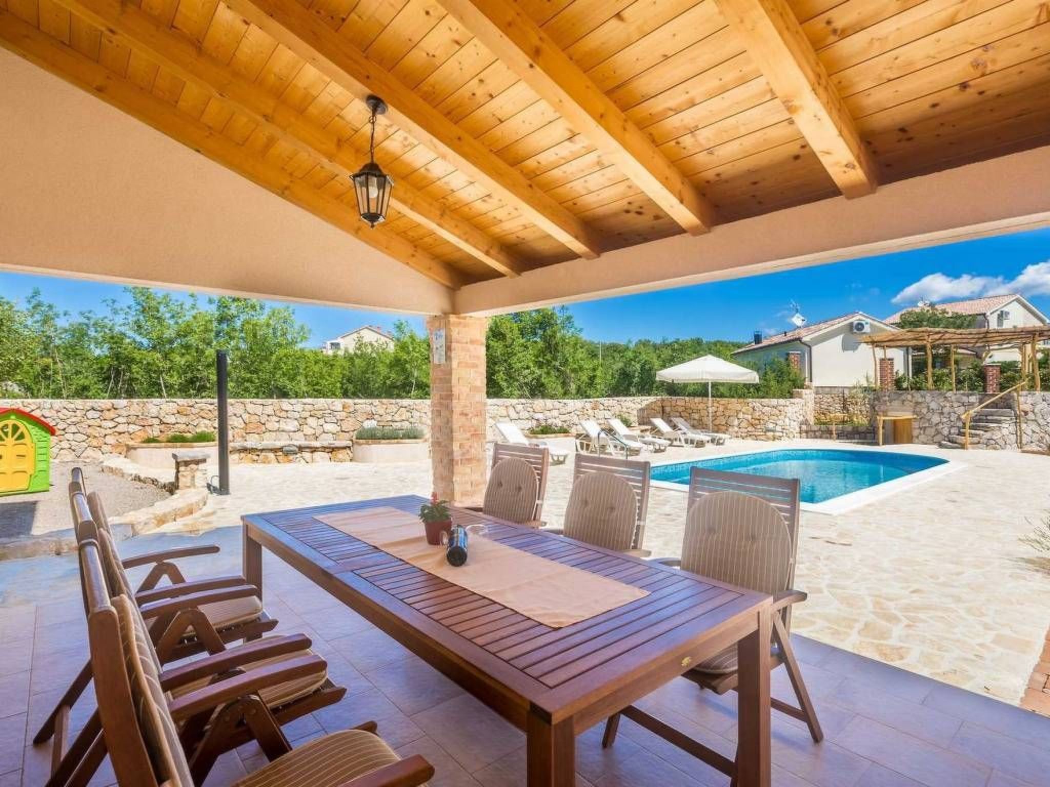 In Kras mit privatem Parkplatz-Image-tags.info