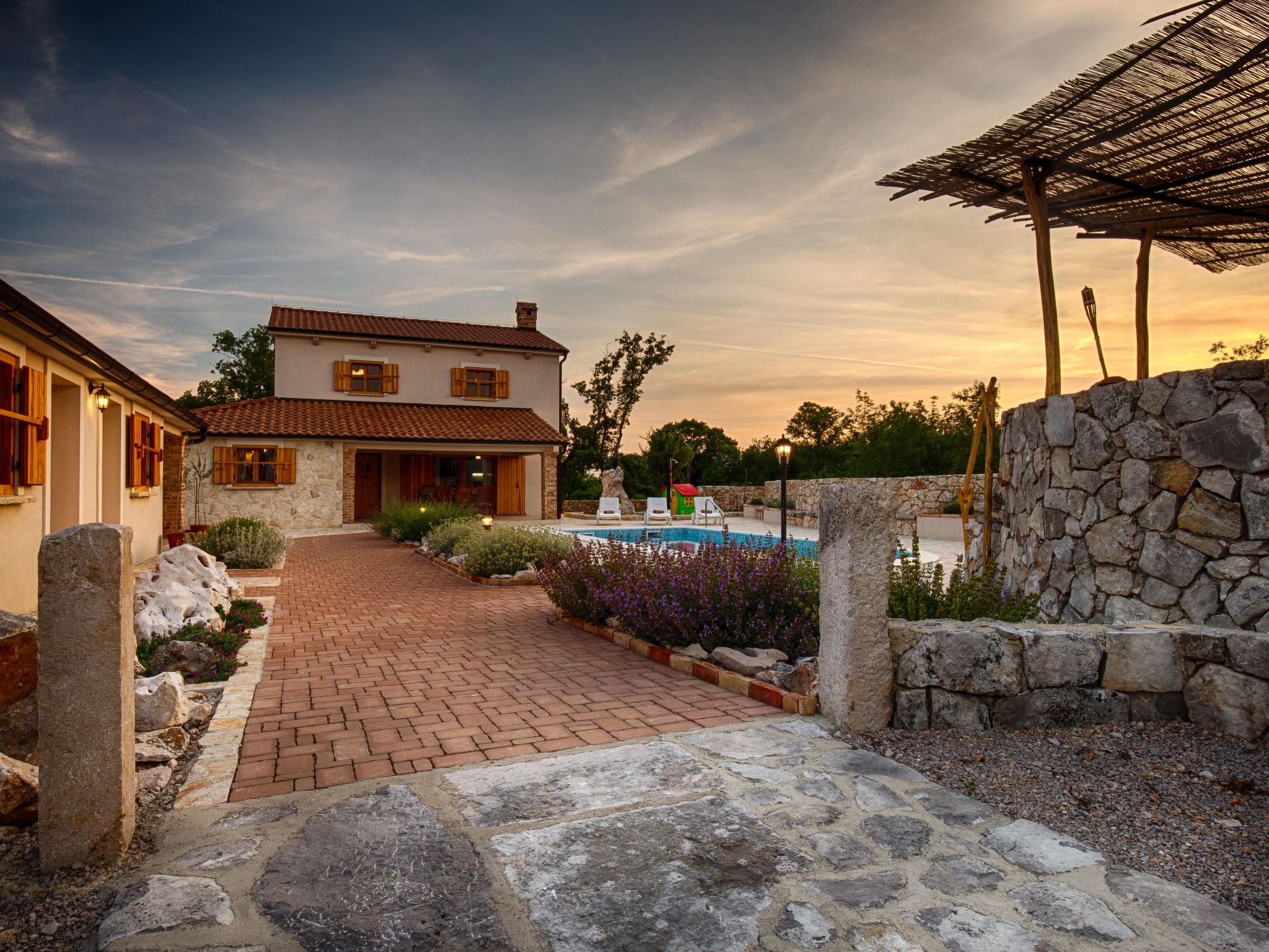 In Kras mit privatem Parkplatz-Image-tags.info