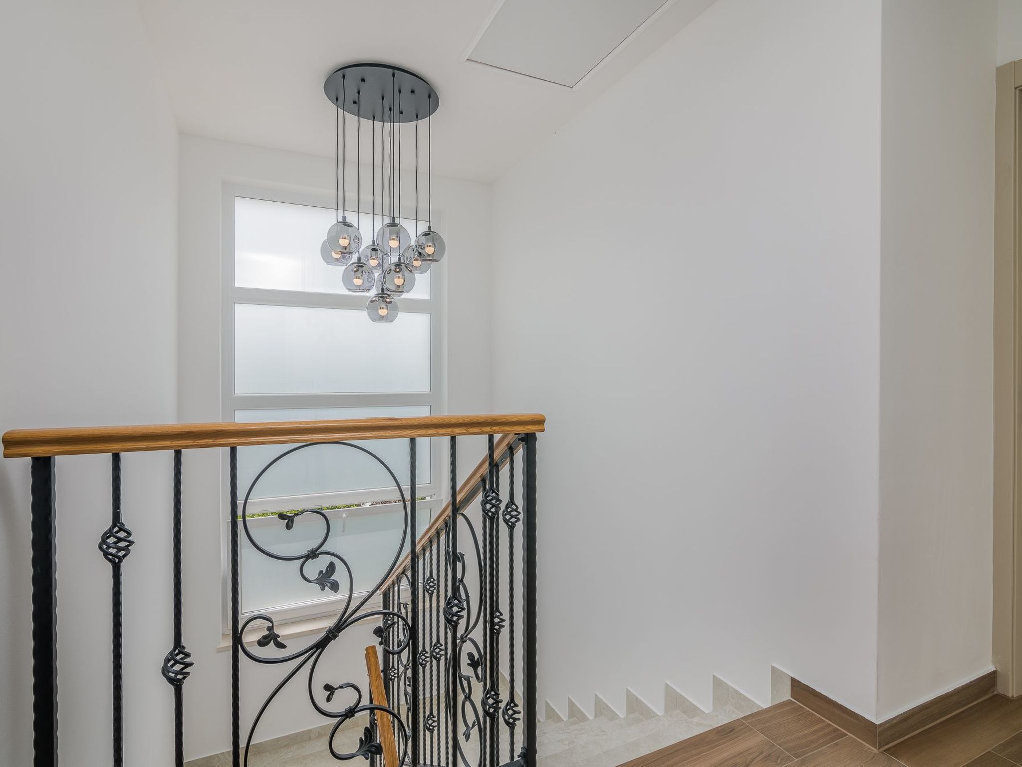 Luxuriöse Villa mit Salzwasserpool in einer ruhigen Gegend-Image-tags.info