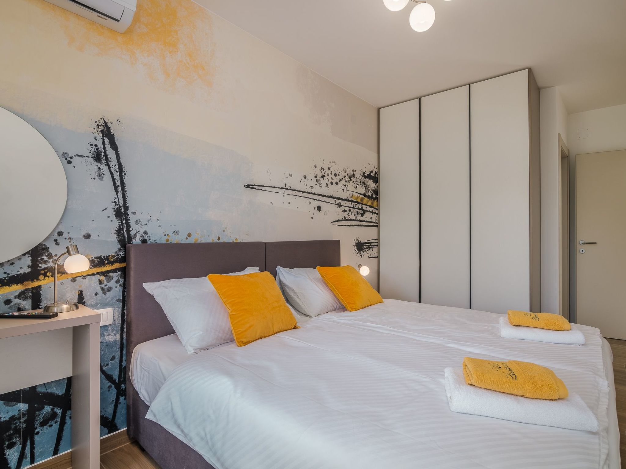 Luxuriöse Villa mit Salzwasserpool in einer ruhigen Gegend-Image-tags.info