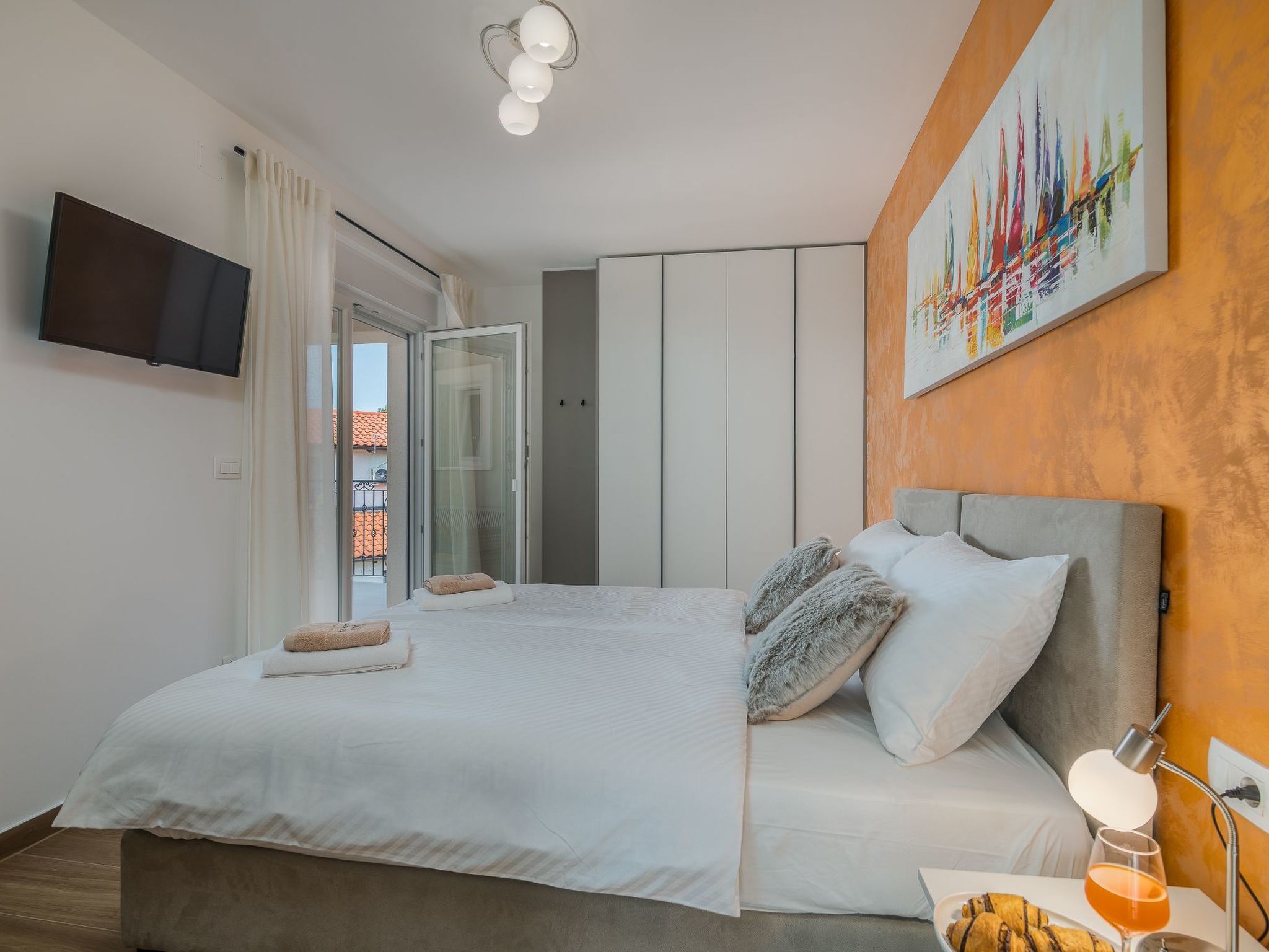 Luxuriöse Villa mit Salzwasserpool in einer ruhigen Gegend-Image-tags.info