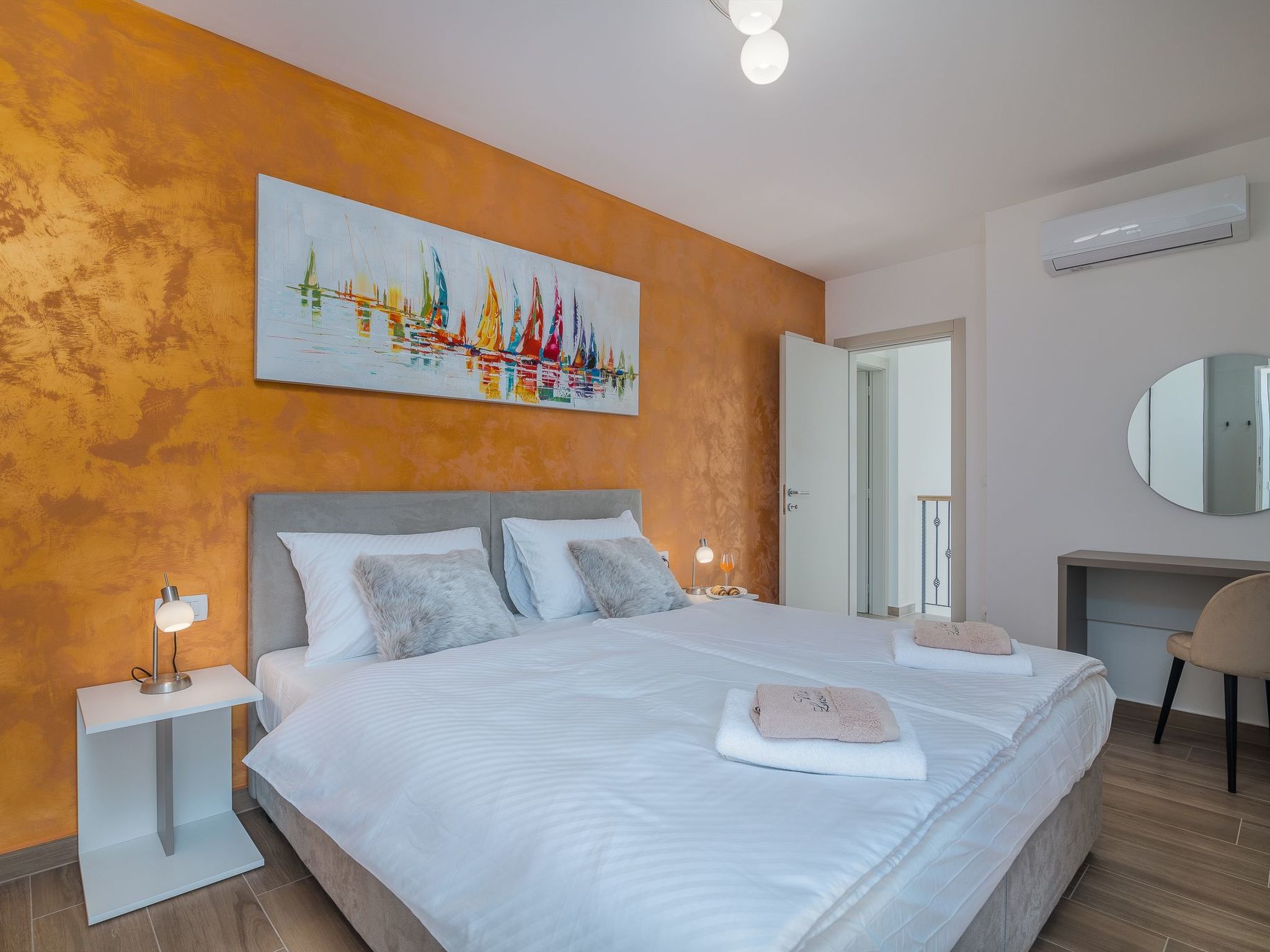 Luxuriöse Villa mit Salzwasserpool in einer ruhigen Gegend-Image-tags.info