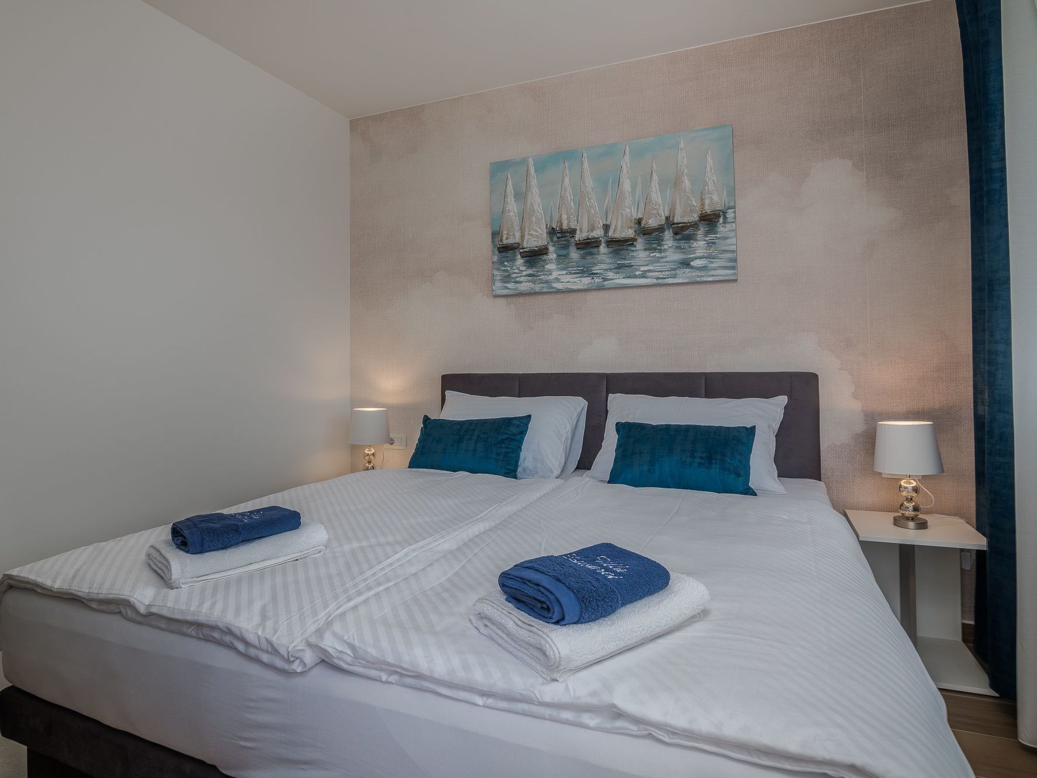 Luxuriöse Villa mit Salzwasserpool in einer ruhigen Gegend-Image-tags.info