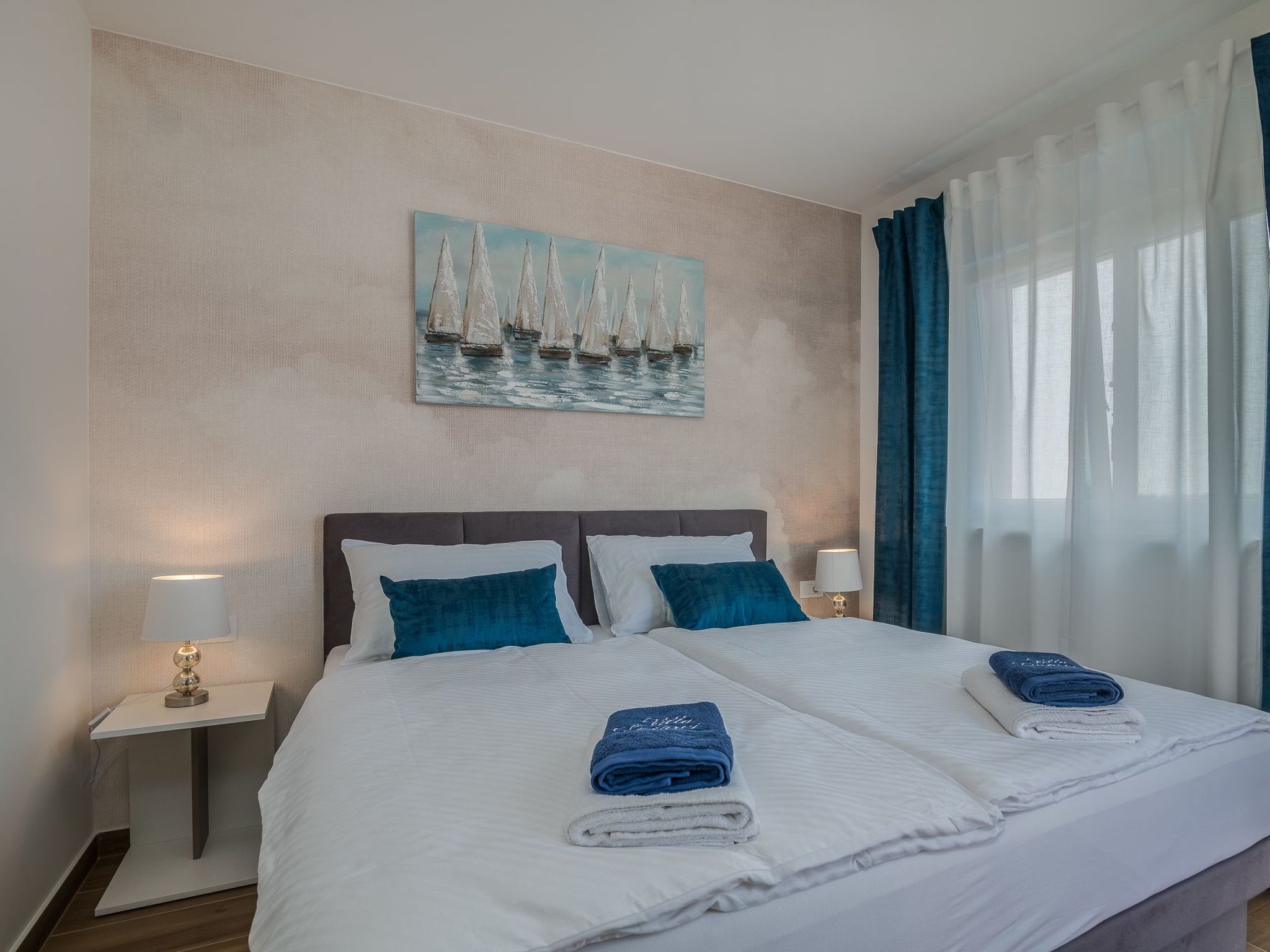 Luxuriöse Villa mit Salzwasserpool in einer ruhigen Gegend-Image-tags.info