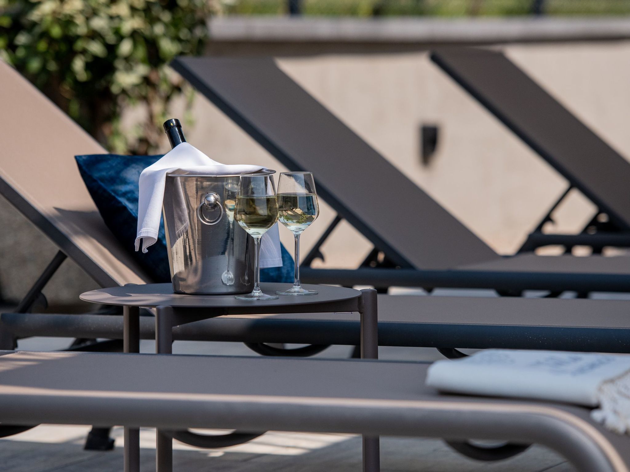 Luxuriöse Villa mit Salzwasserpool in einer ruhigen Gegend-Image-tags.info