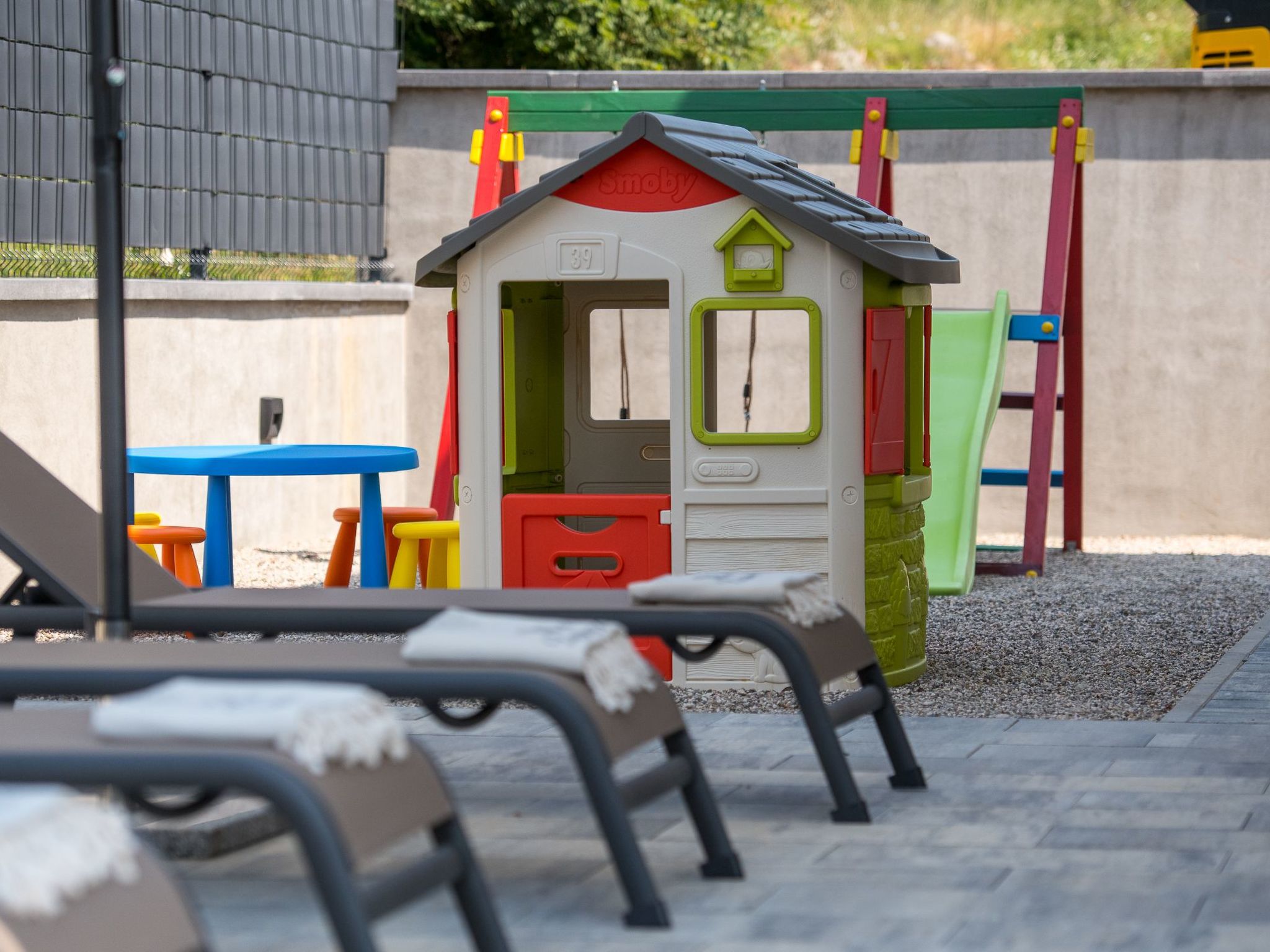 Luxuriöse Villa mit Salzwasserpool in einer ruhigen Gegend-Image-tags.info