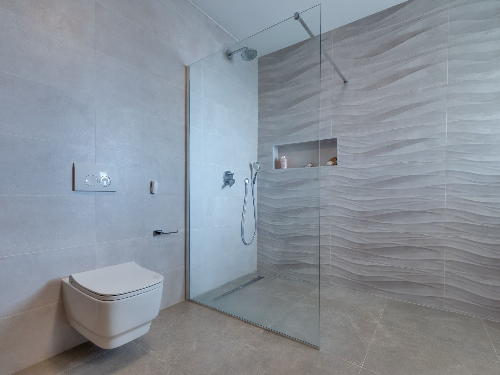 Schone Villa mit Pool, Meerblick, Strand-Image-tags.info