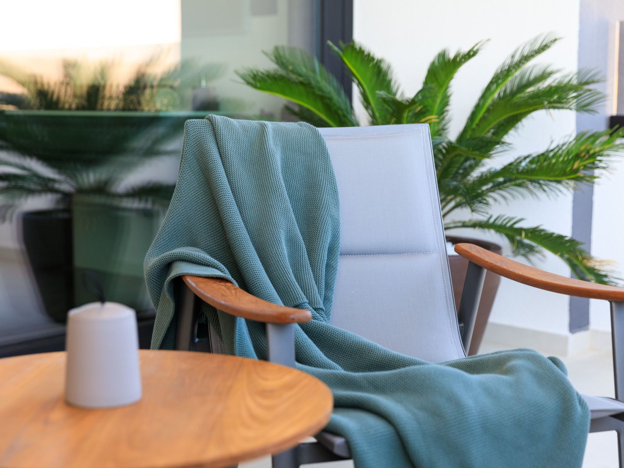 Neue moderne Villa mit Pool in der Nähe von dem Strand und mit grandiosem Meerb-Image-tags.info